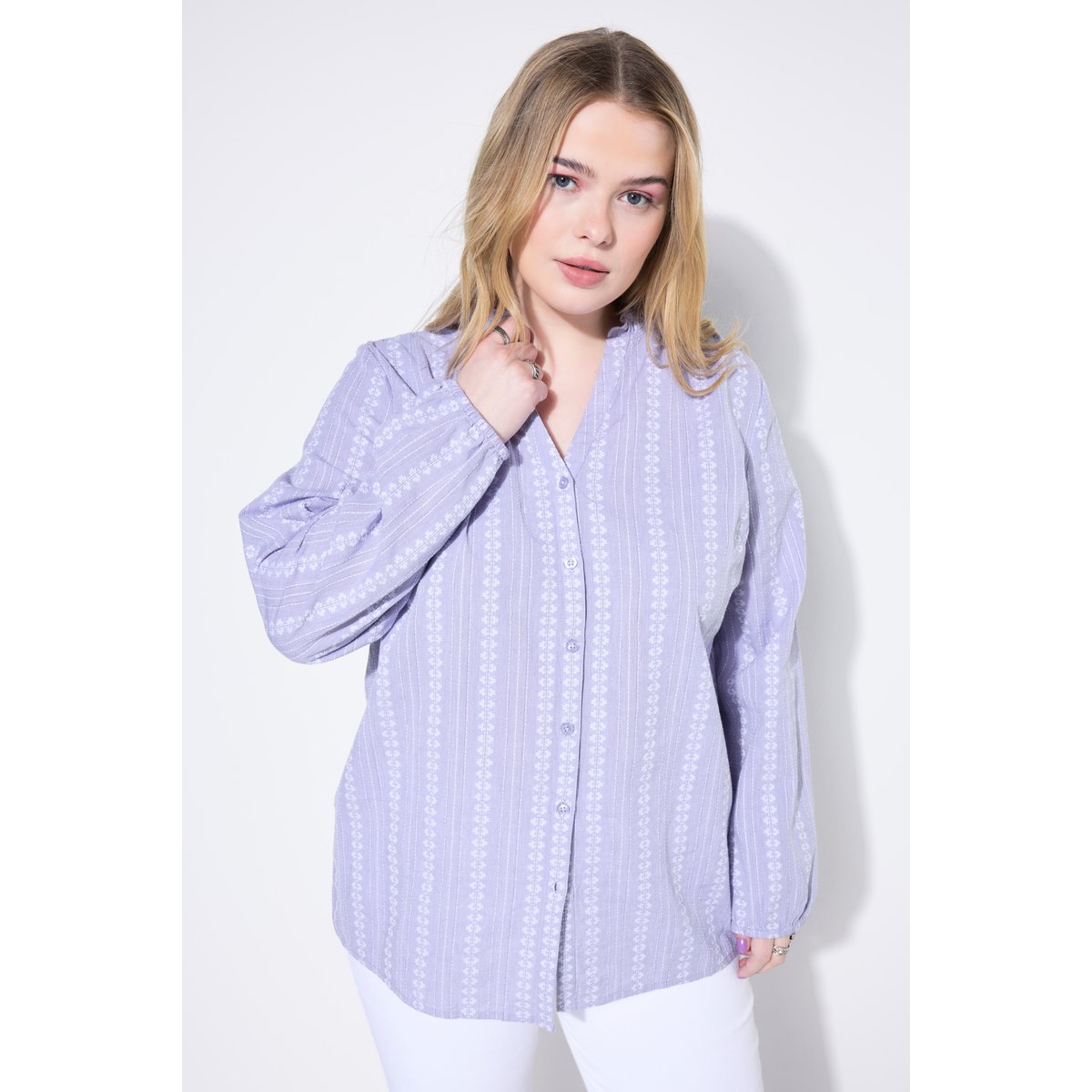 Blouse brodée, coupe Loose Shape lavande, STUDIO UNTOLD
