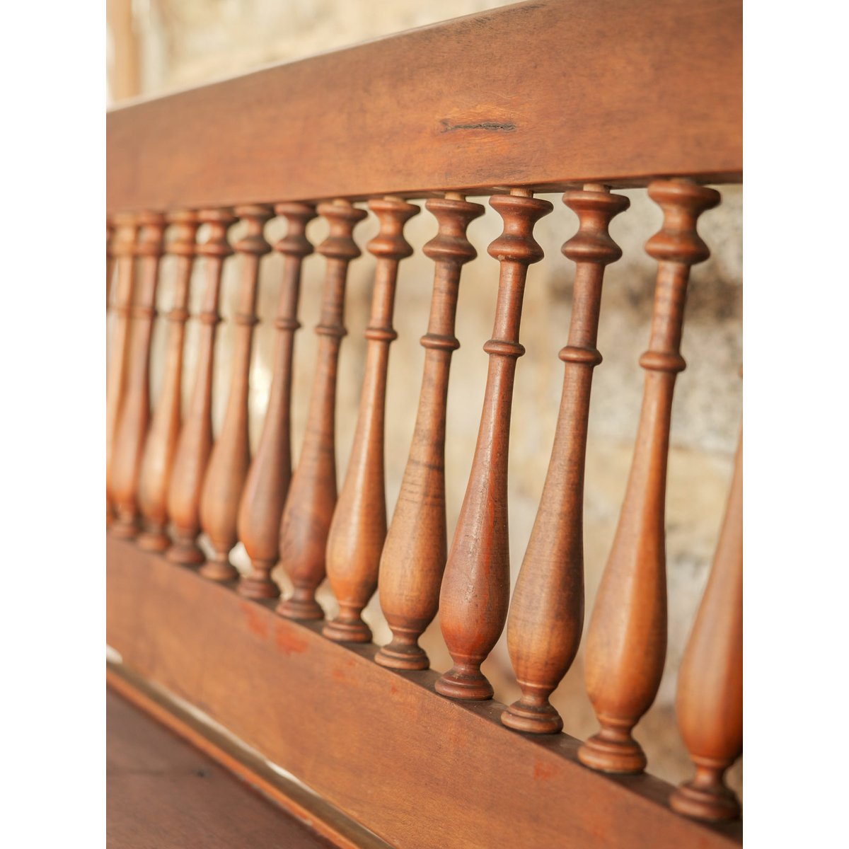 Grand banc en merisier Antoine N°525 - Bon état bois foncé, DEBONGOUT