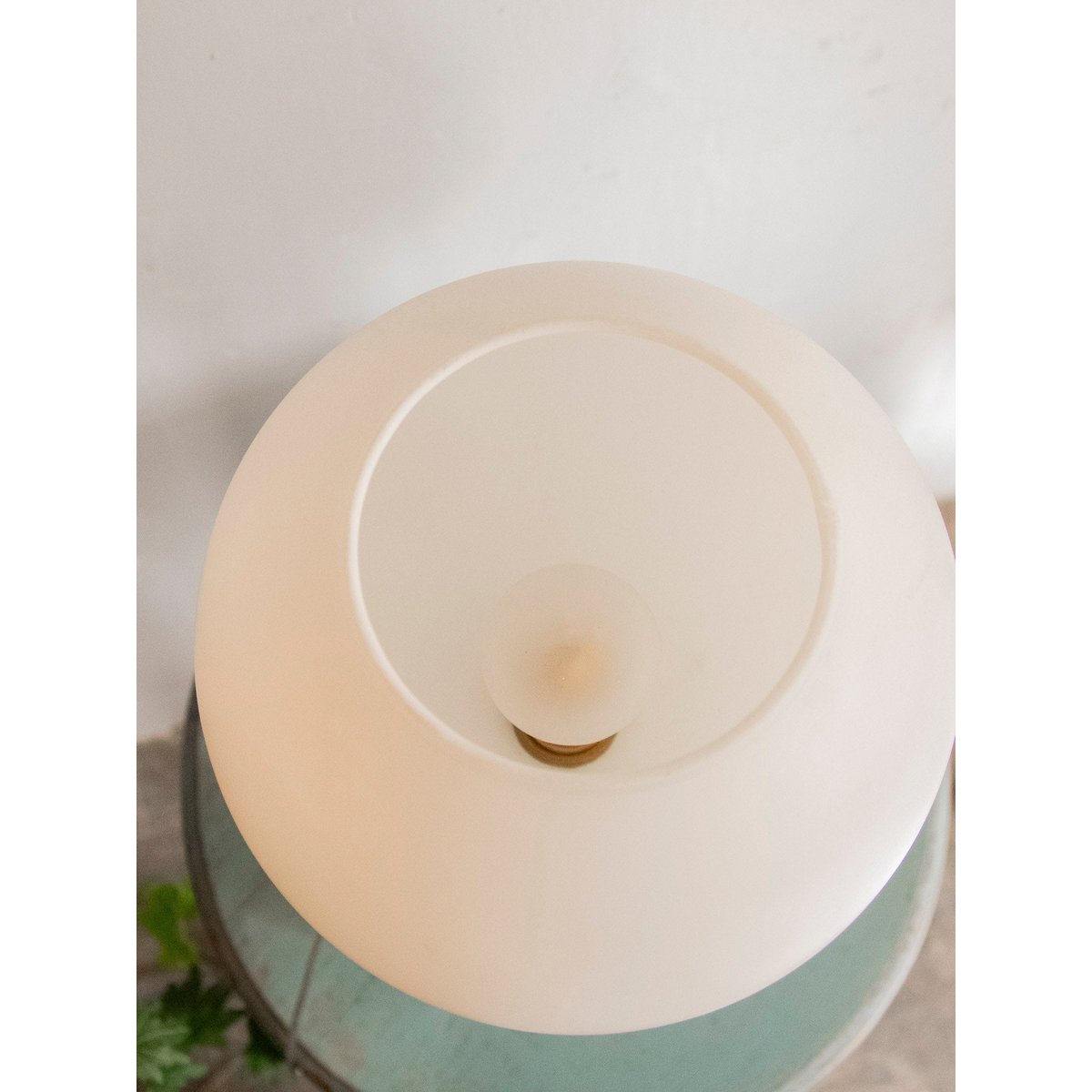 Lampe aux dauphins sculptés Suzanne N°642 - Bon état transparent, DEBONGOUT