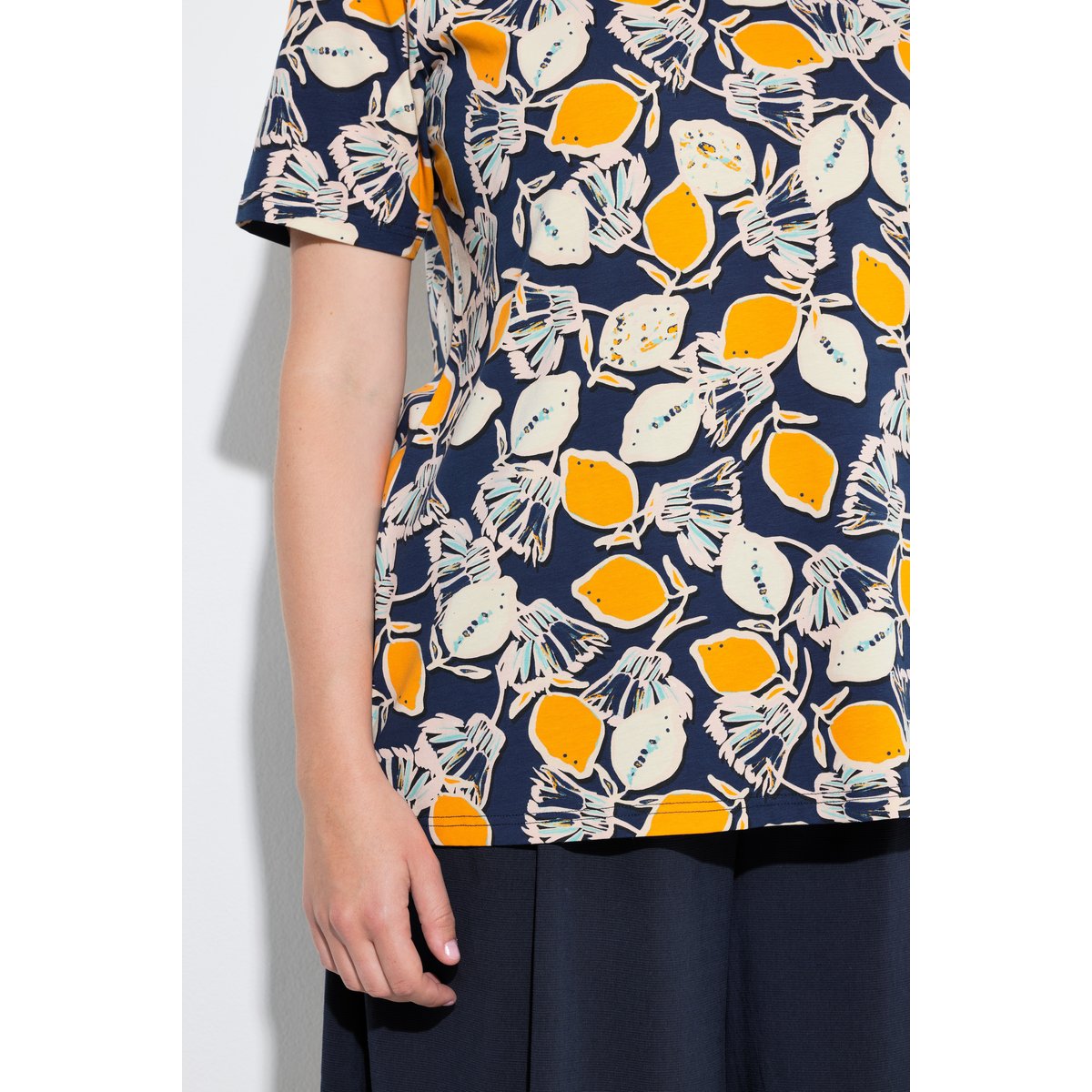 T-shirt en coton bio motif citrons marine, ULLA POPKEN
