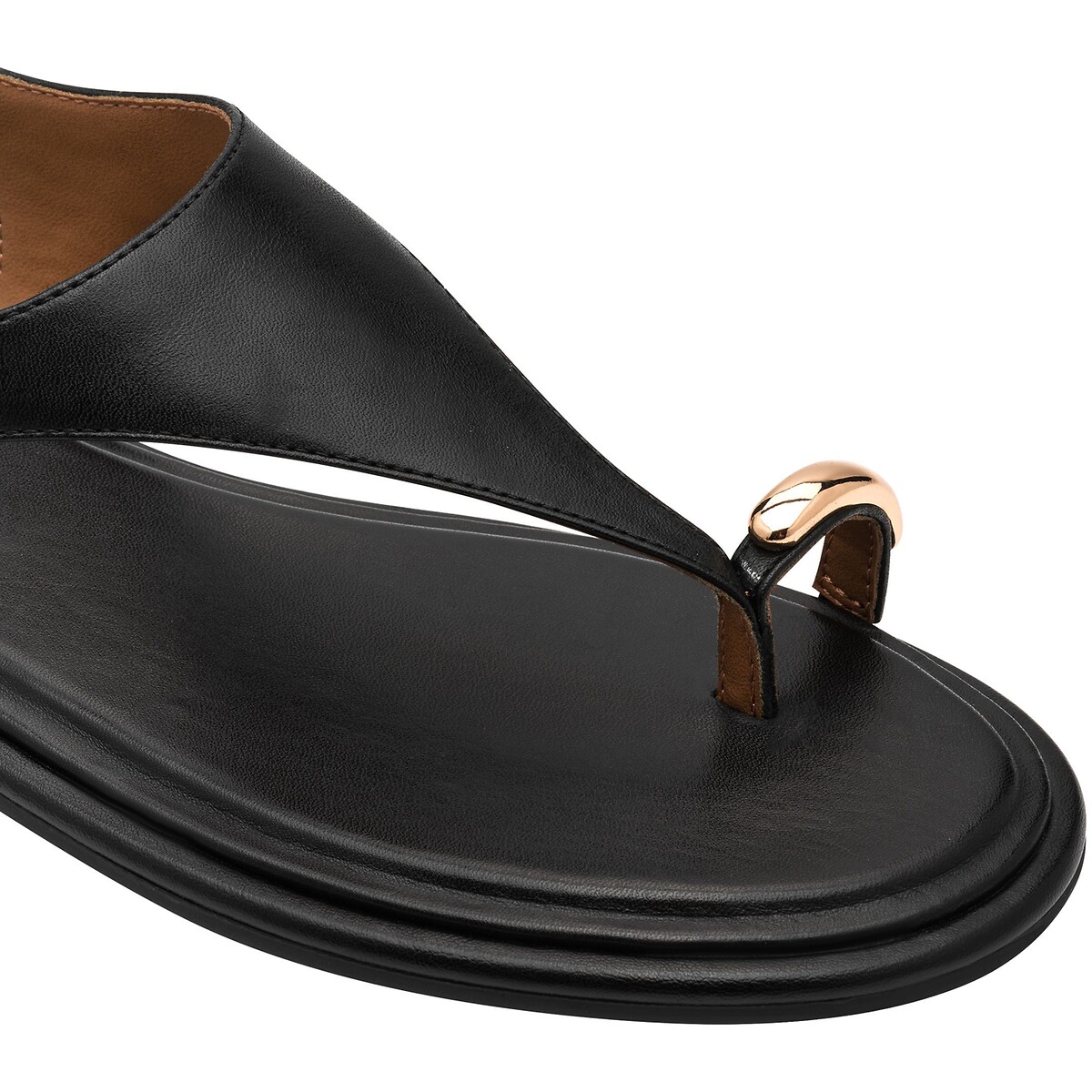 Sandales plates en cuir, passe-pouce bijou noir, TAMARIS