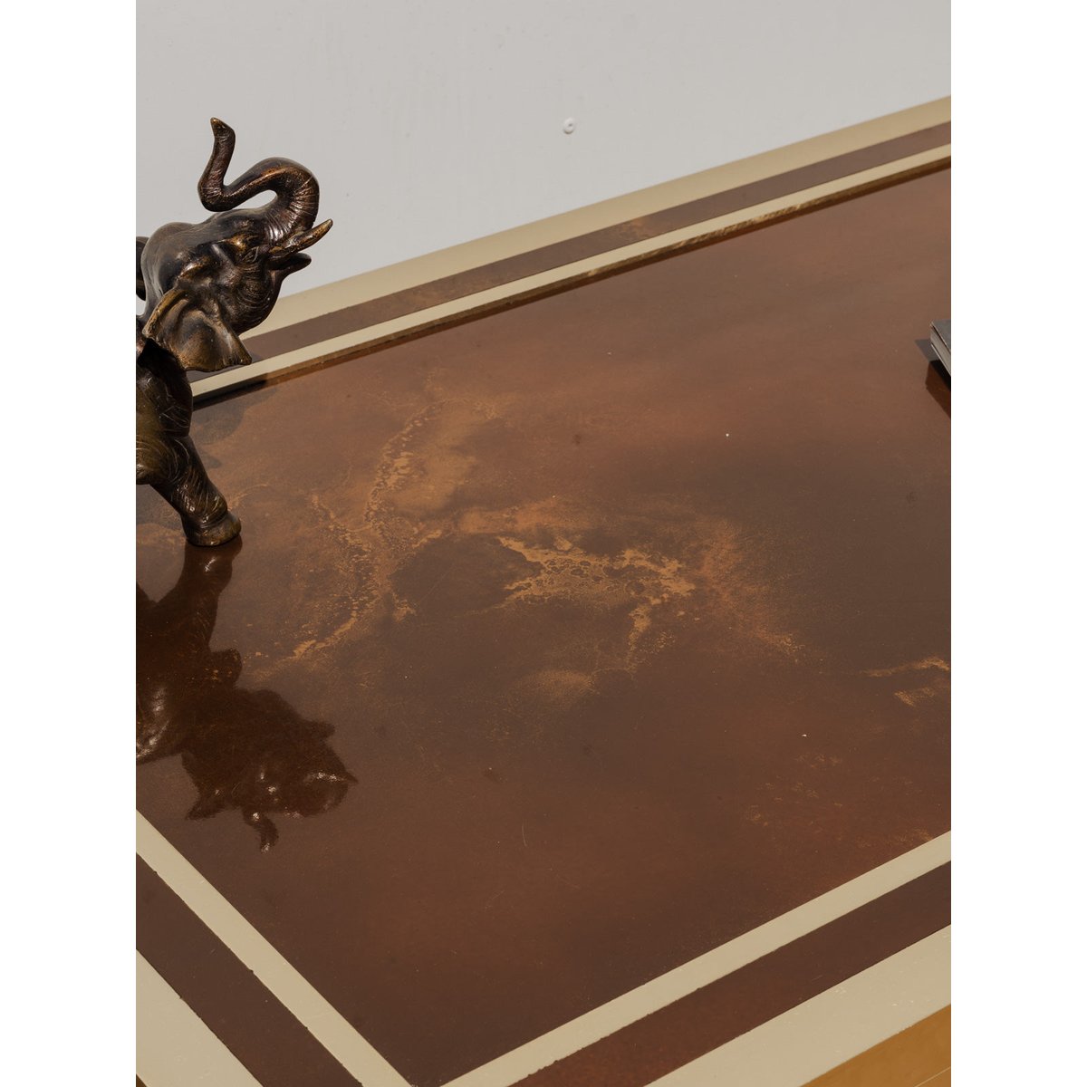 Table basse dorée et marron Donna N°914 - Bon état doré, DEBONGOUT