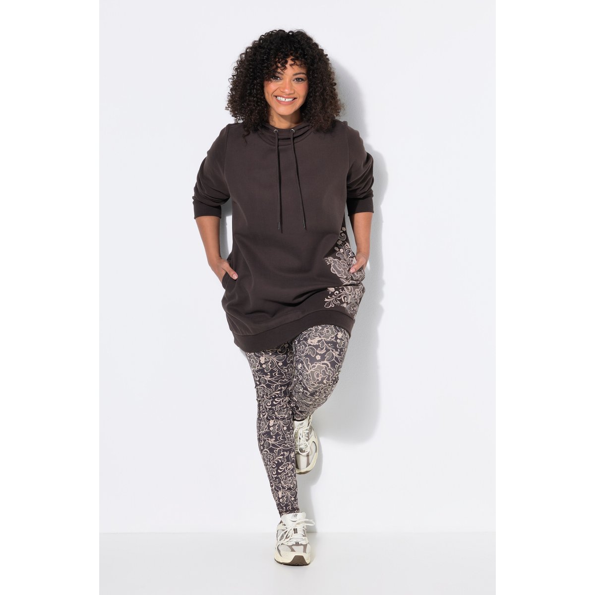 Sweat-shirt oversize, motif à fleurs acajou, ULLA POPKEN