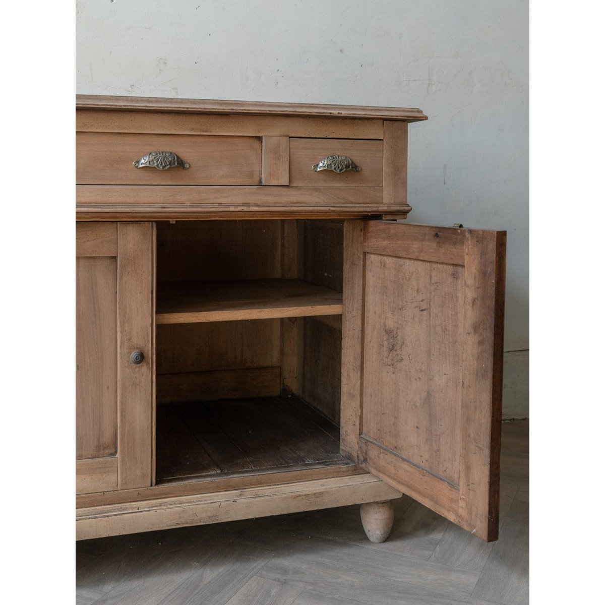 Buffet comptoir en bois massif Gilbert N°1803 - Bon état bois clair, DEBONGOUT