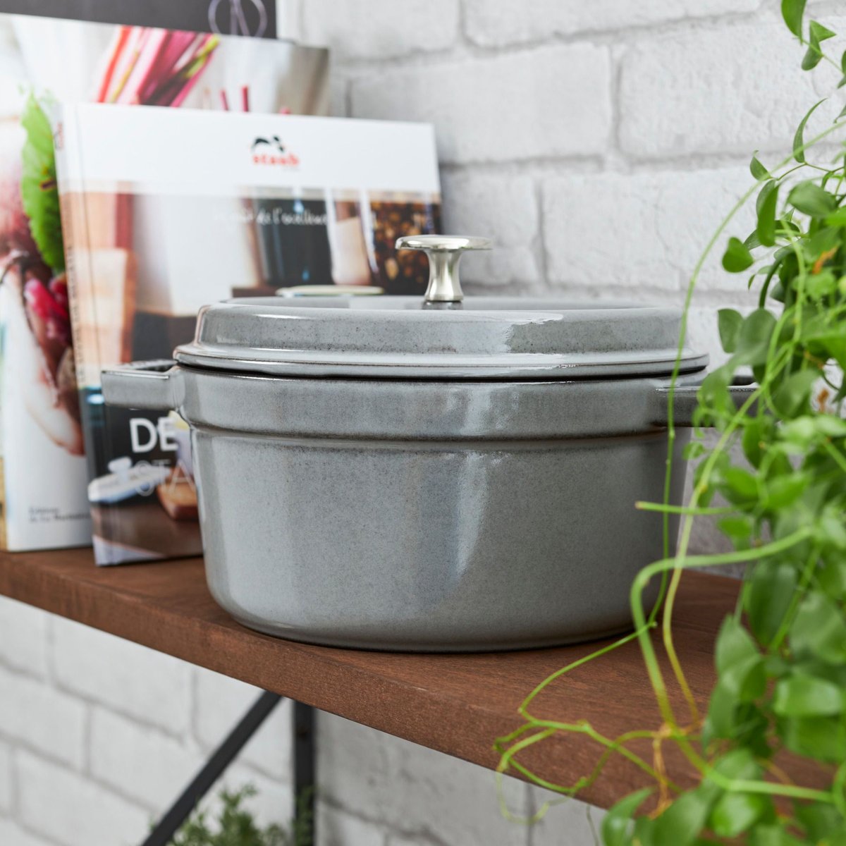 Cocotte ronde 24 cm Gris graphite gris graphite, STAUB