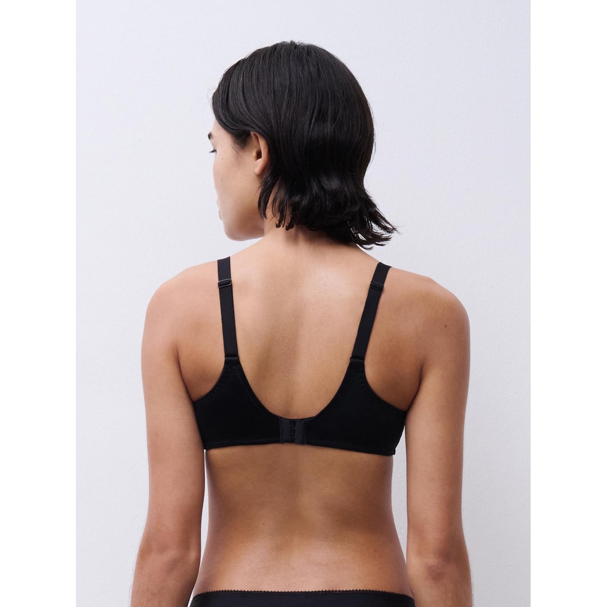 Soutien-gorge très emboîtant INTRIGUE noir, CHANTELLE