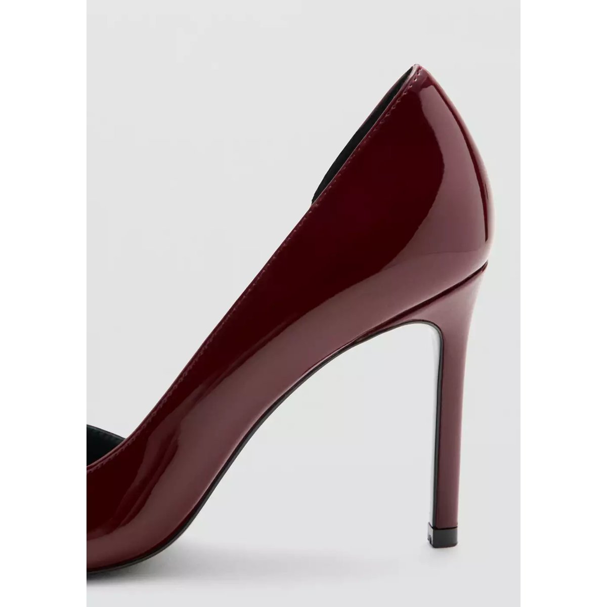 Chaussures vernies talon asymétrique bordeaux, MANGO