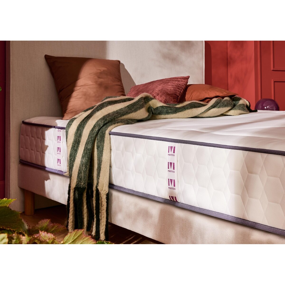 Set di materasso con 580 molle, 5 zone, e base letto imbottita BEAUTY BED 2 tissé sable blanc, MERINOS