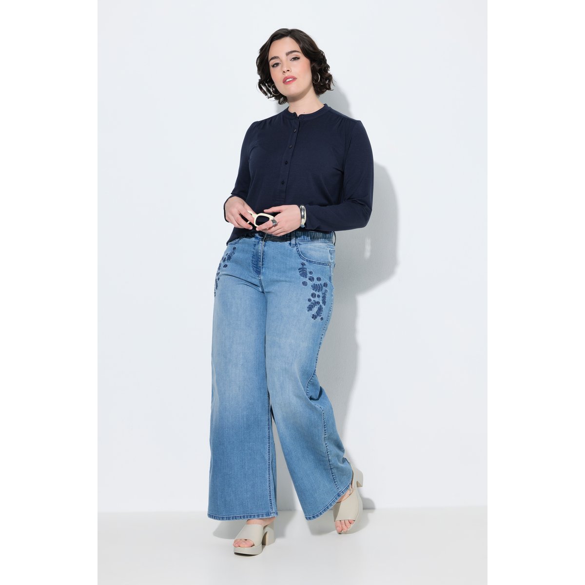 Jean Mary avec broderies bleu clair, ULLA POPKEN