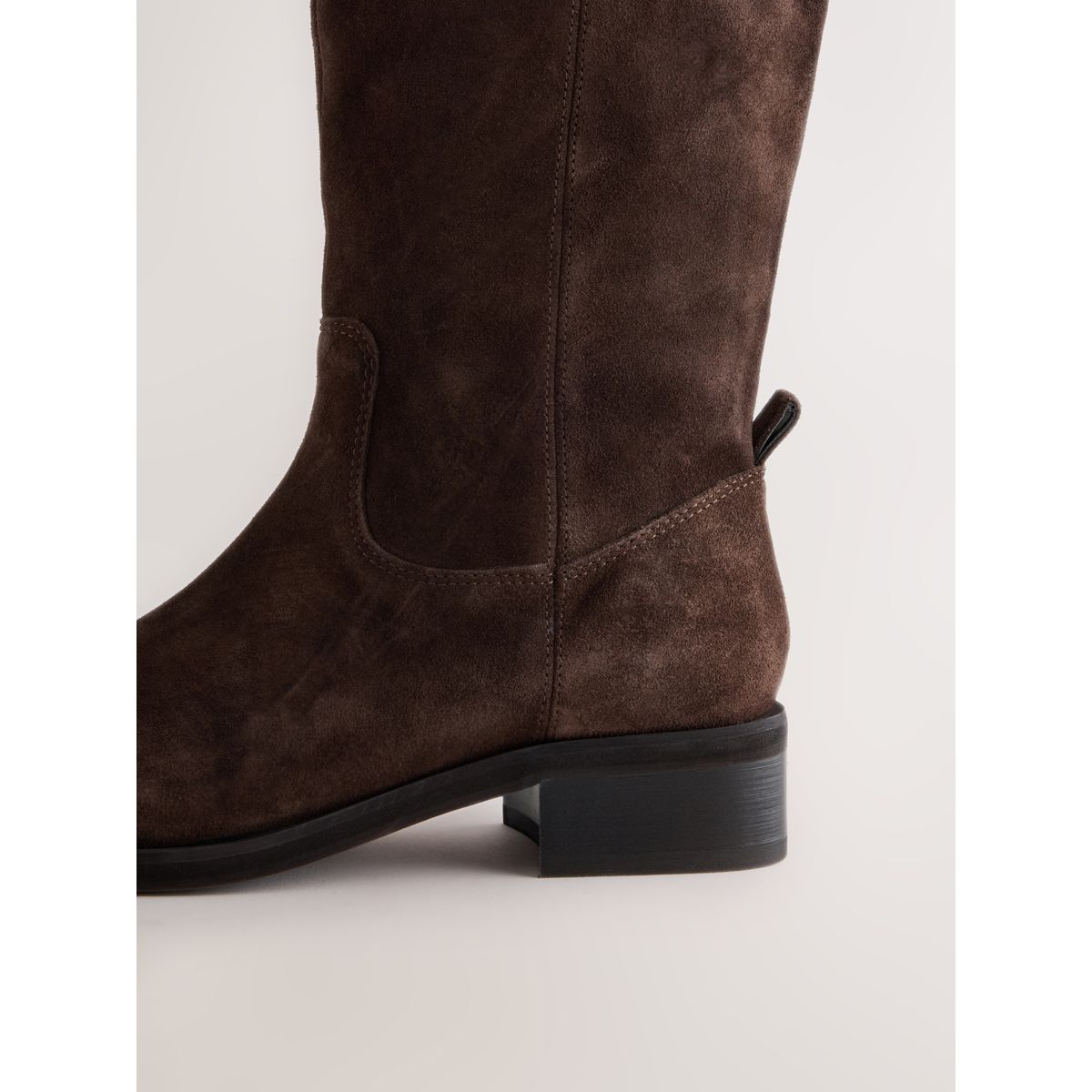 Bottines mi-hautes style western en cuir marron chocolat, NEXT