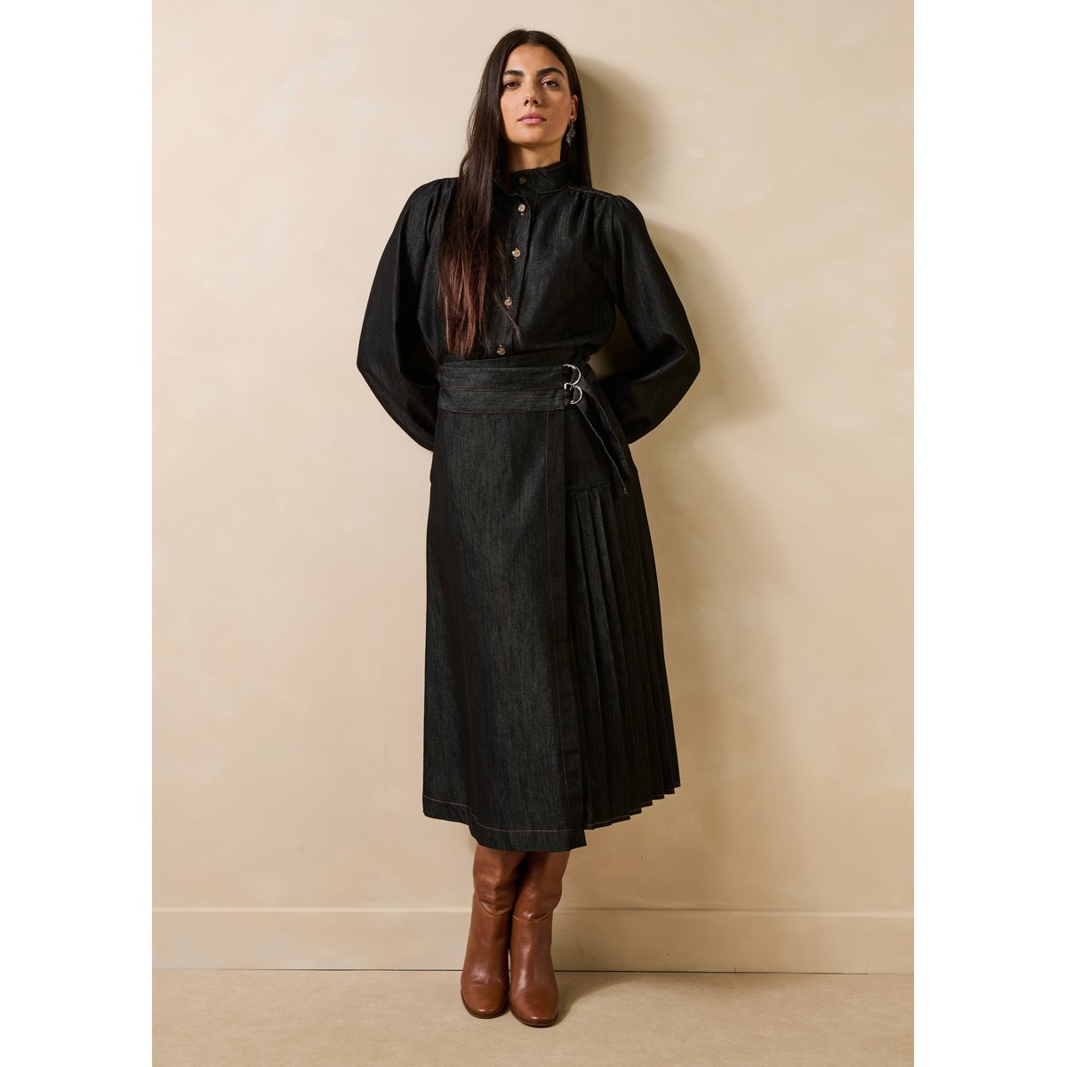 Jupe midi portefeuille en denim noir, LA FEE MARABOUTEE