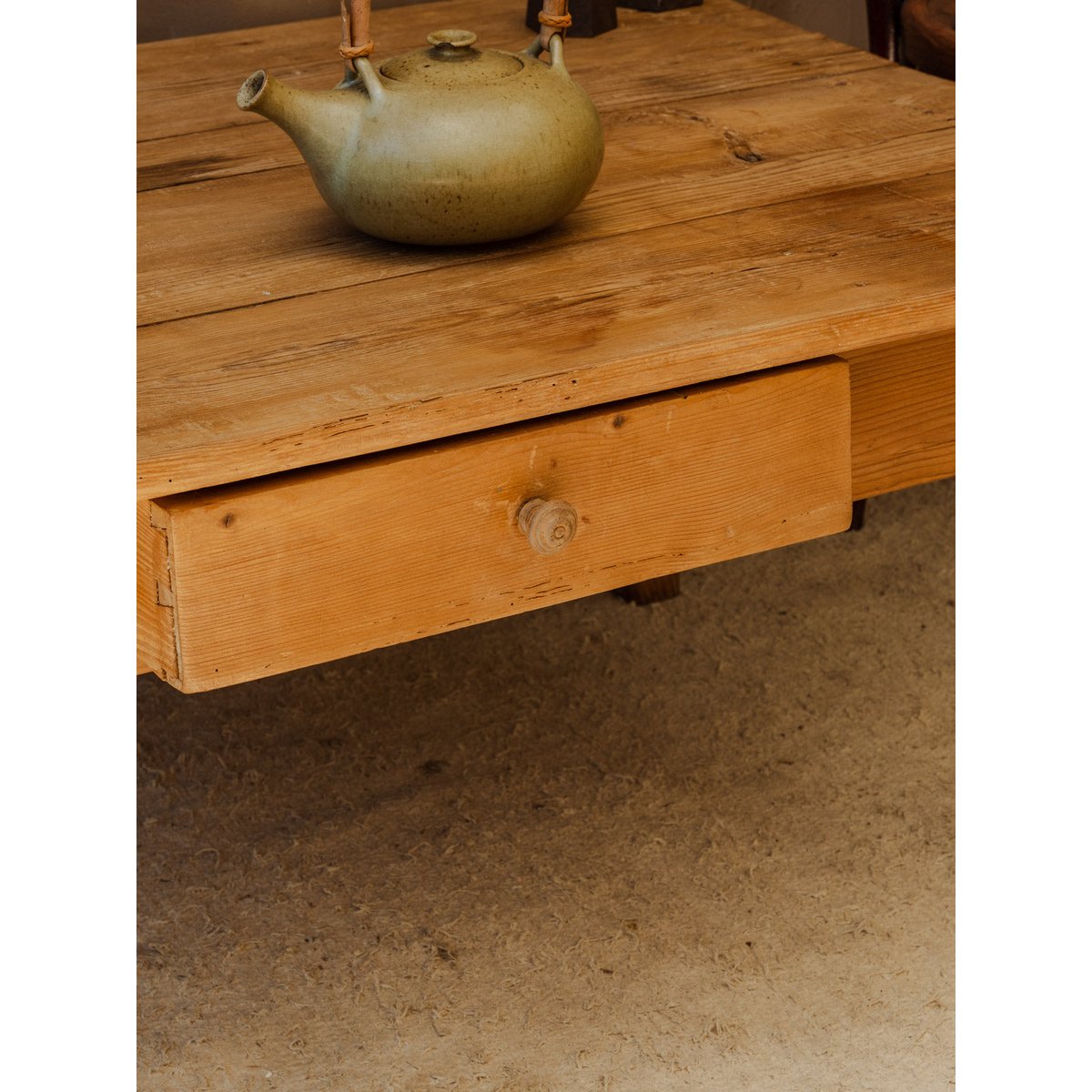 Table basse en bois Léonie N°1059 - Bon état bois clair, DEBONGOUT