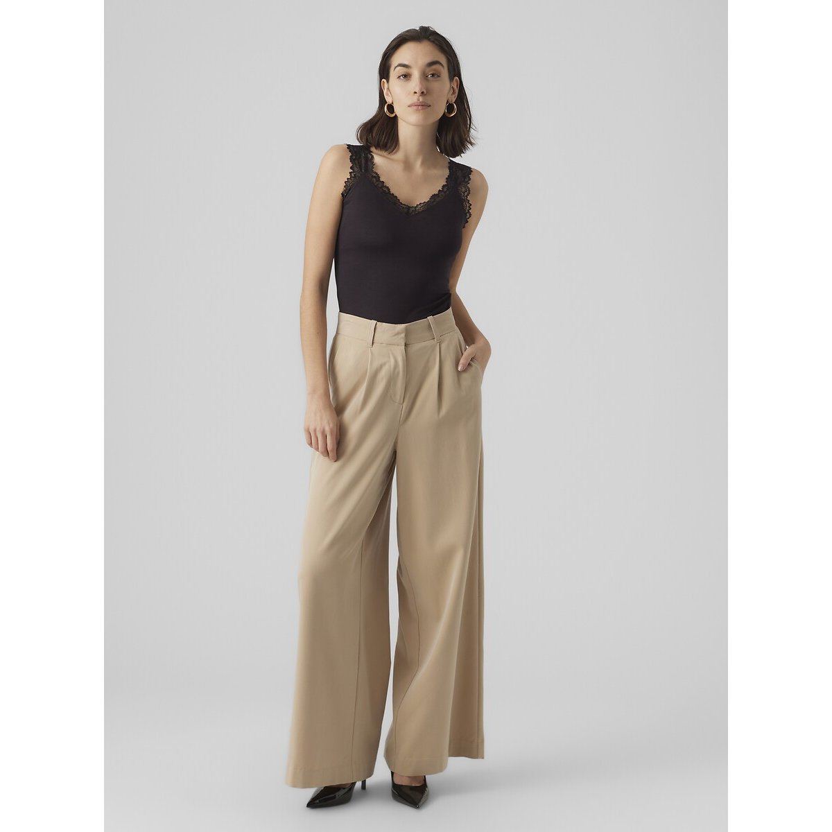 Débardeur bretelles larges avec dentelle noir, VERO MODA