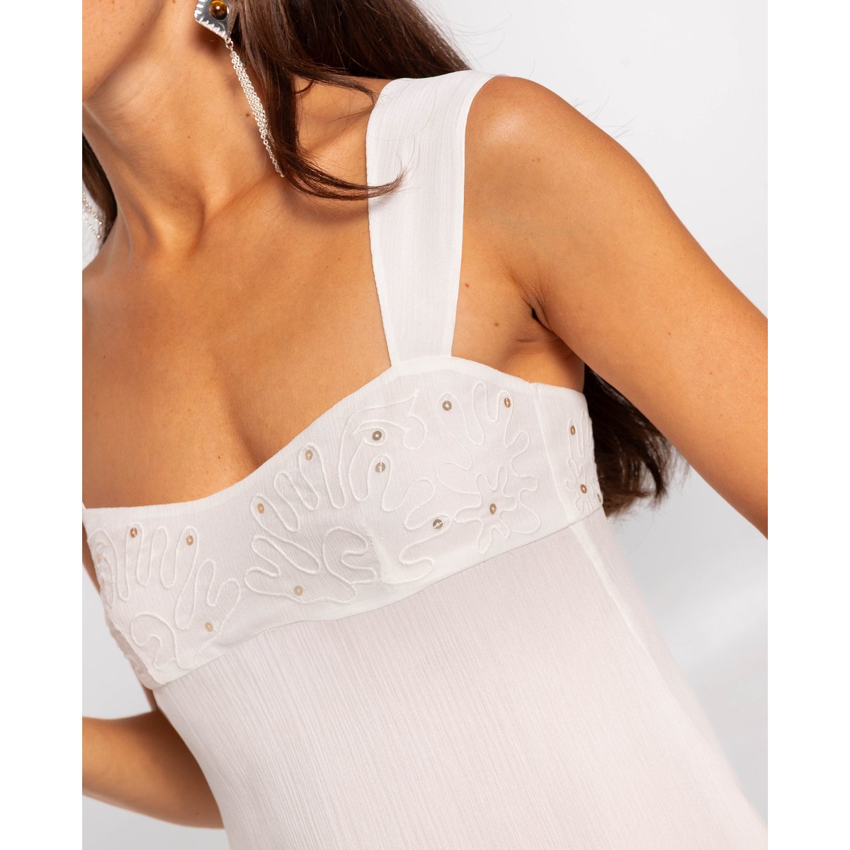 Top avec broderie de paillettes et dos nu blanche, THE-ARE