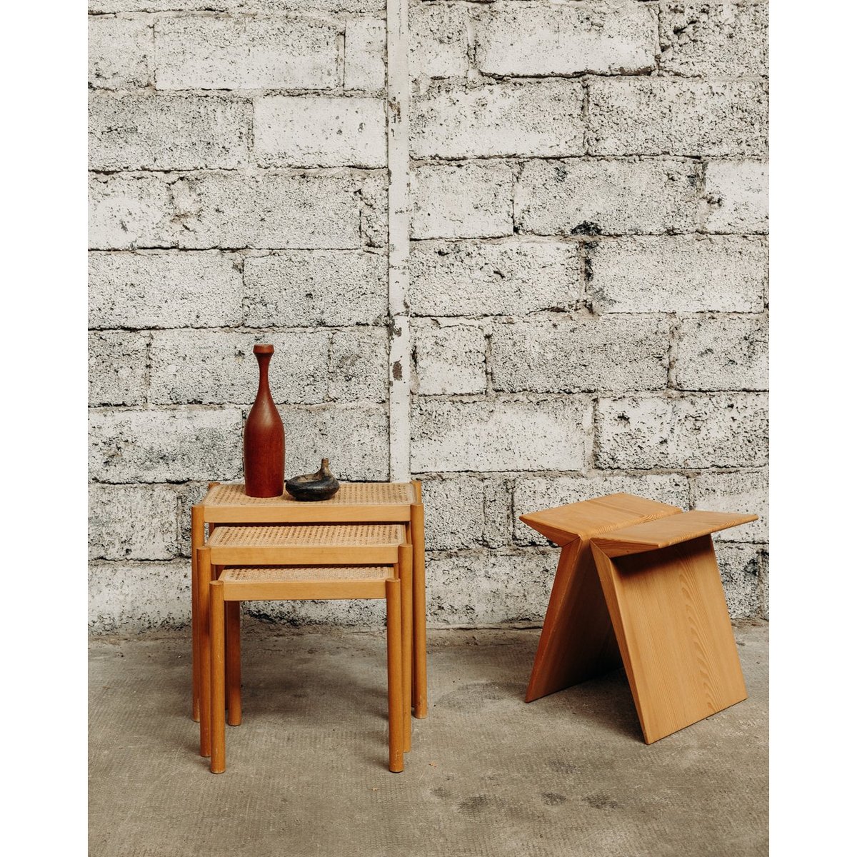 Tabouret en bois massif Axel N°369 - Bon état bois, DEBONGOUT