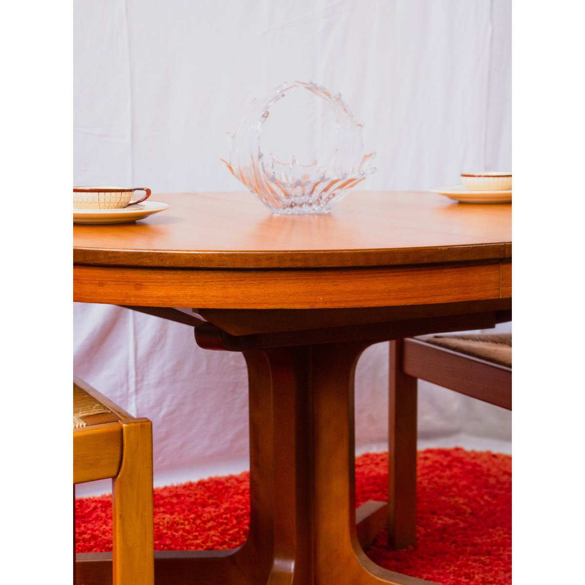 Table à manger ronde en teck Karla N°1310 - Bon état bois clair, DEBONGOUT