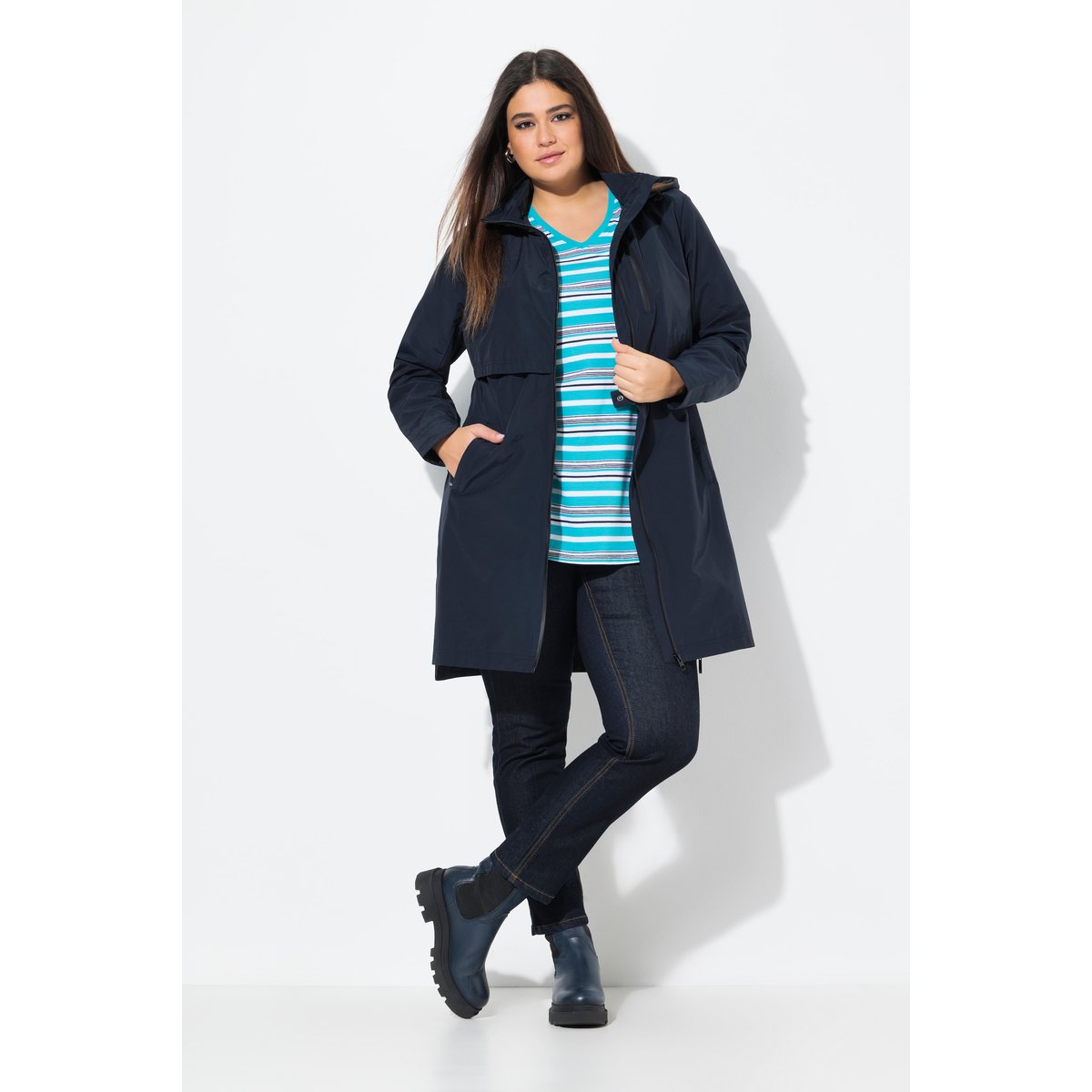 Parka à capuche. Fentes latérales zippées. marine, ULLA POPKEN
