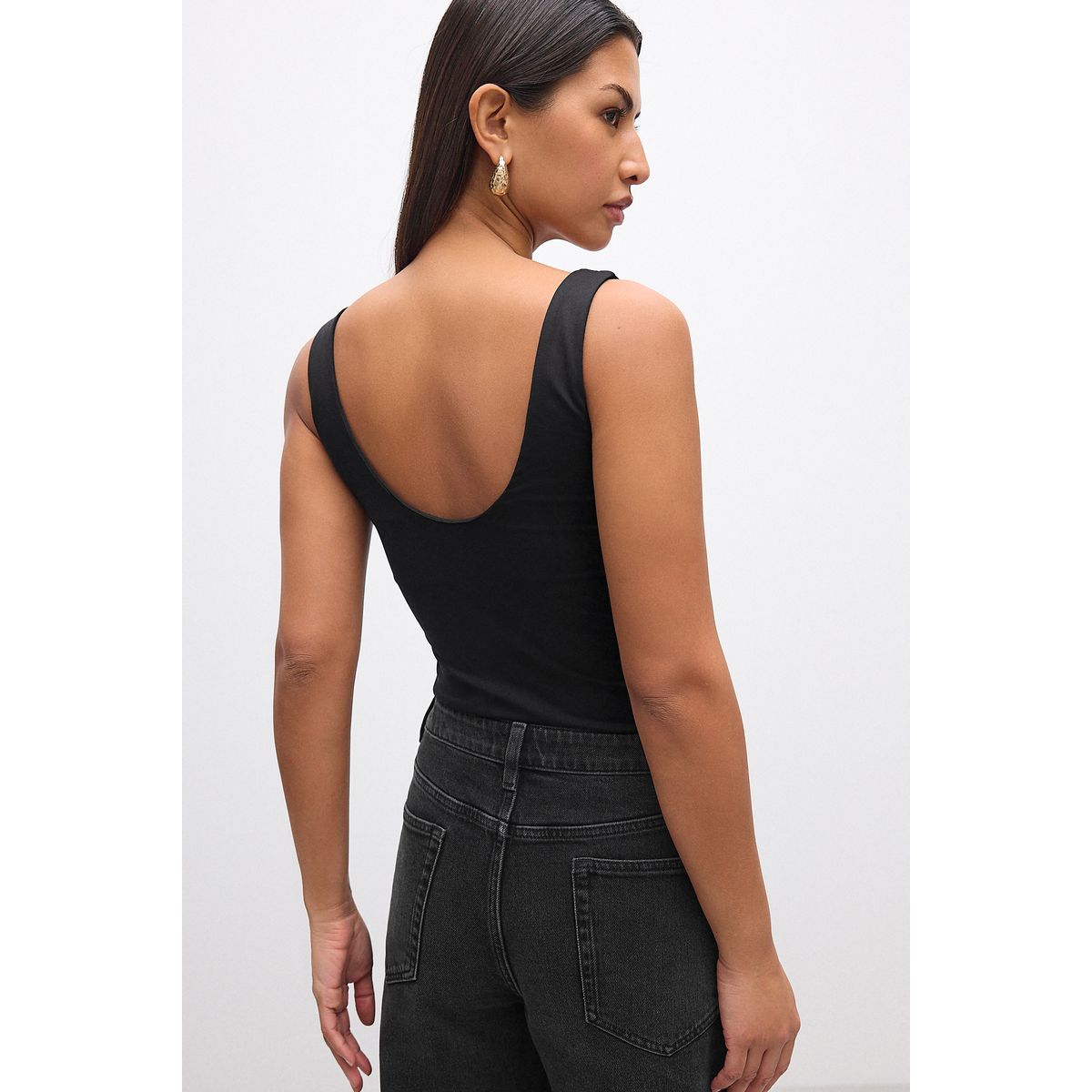 Débardeur en nylon doux à encolure dégagée noir, NEXT