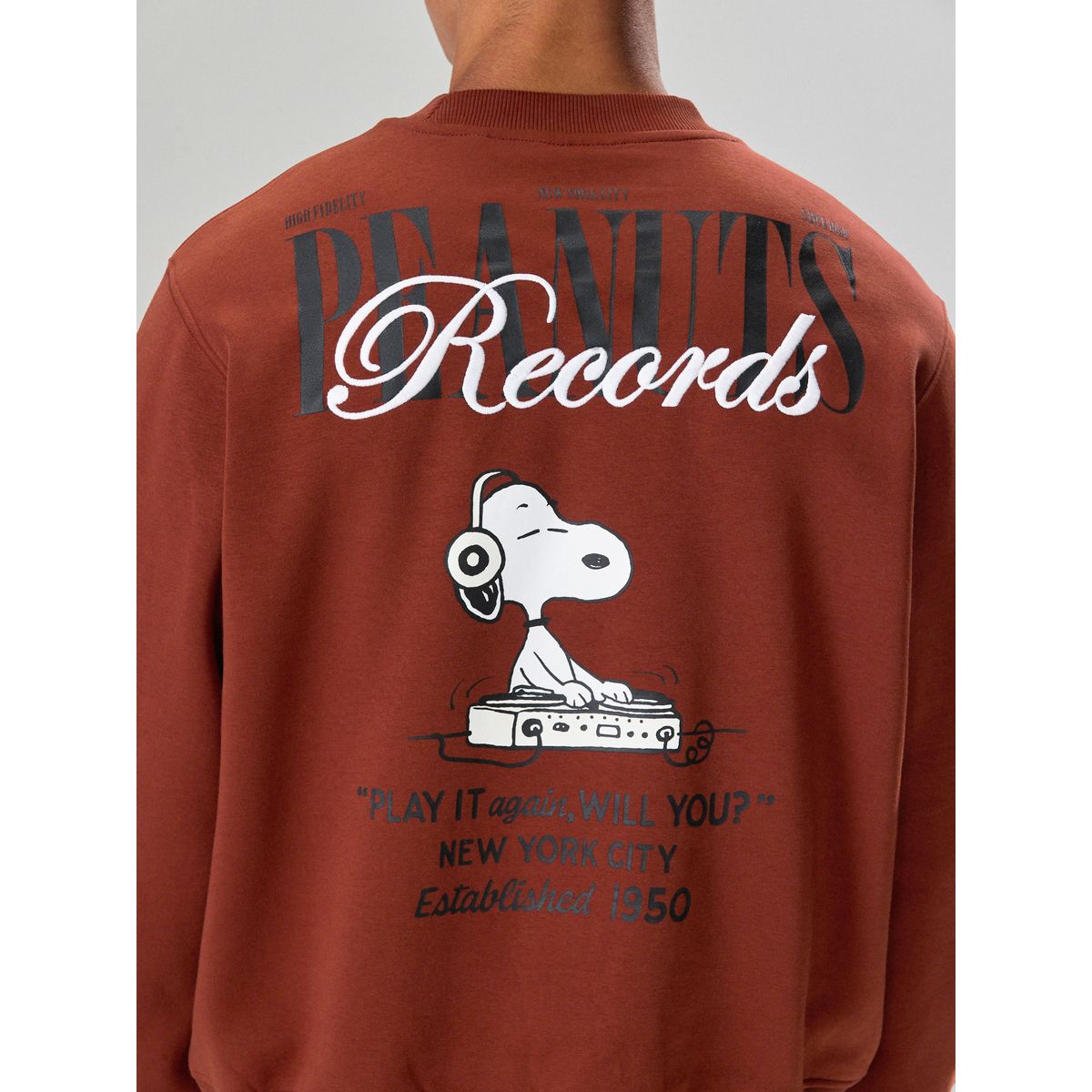 Sweat col rond snoopy sous licence marron rouille, NEXT
