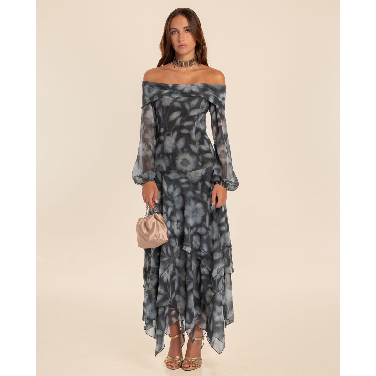 Robe longue en mousseline avec encolure Bardot bleu, THE-ARE