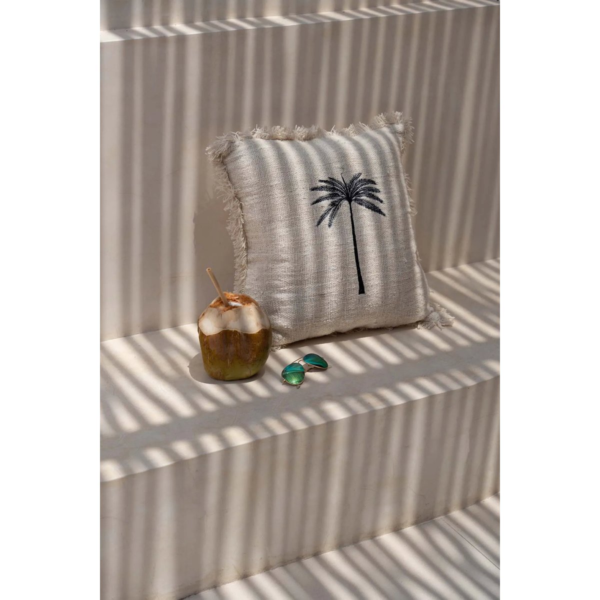 Housse de coussin en coton GILI PALM noir beige, BAZAR BIZAR