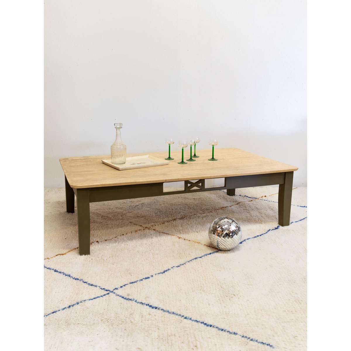 Table basse en bois Léonie N°401 - Bon état bois clair, DEBONGOUT