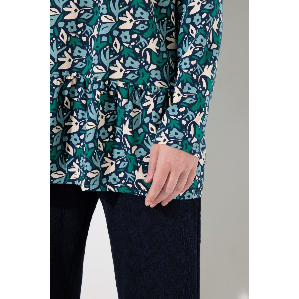 T-shirt long en coton bio motif à fleurs marine, ULLA POPKEN
