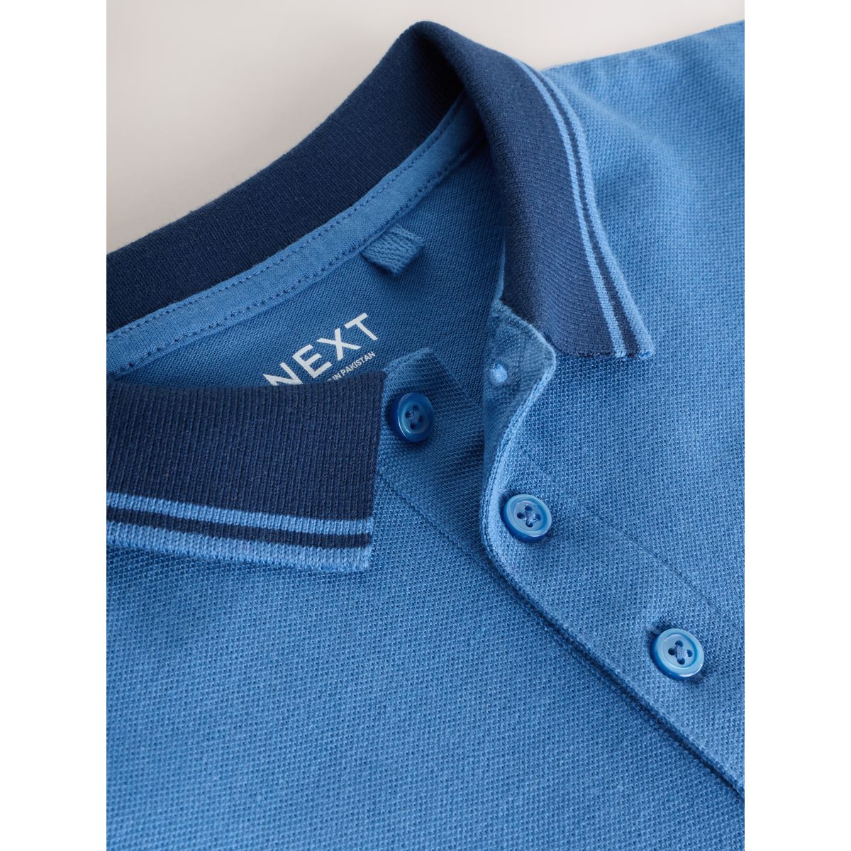 Polo rayé manches courtes avec col à liseré bleu/bleu marine, NEXT