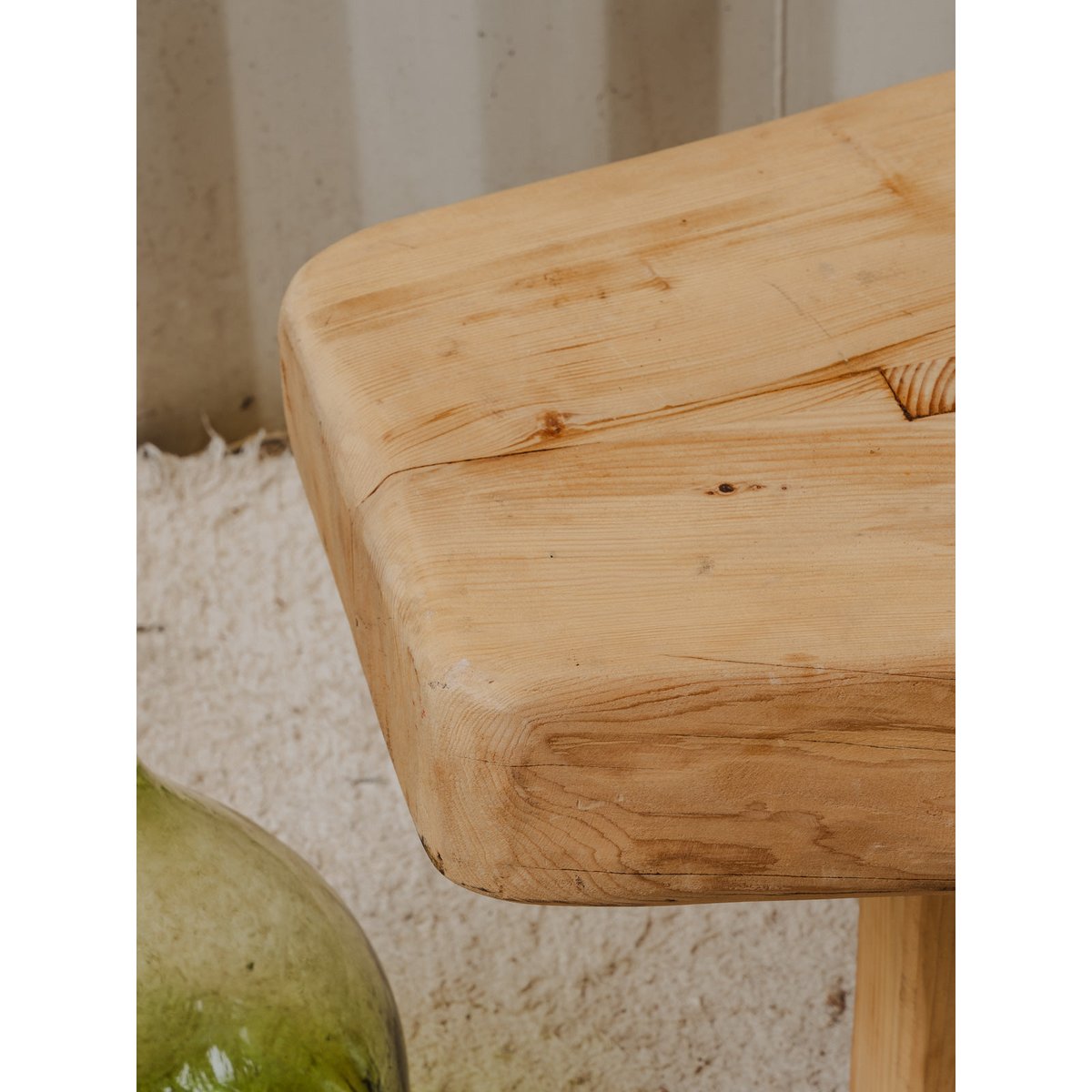 Table basse rustique en bois Léonie N°970 - Bon état bois clair, DEBONGOUT