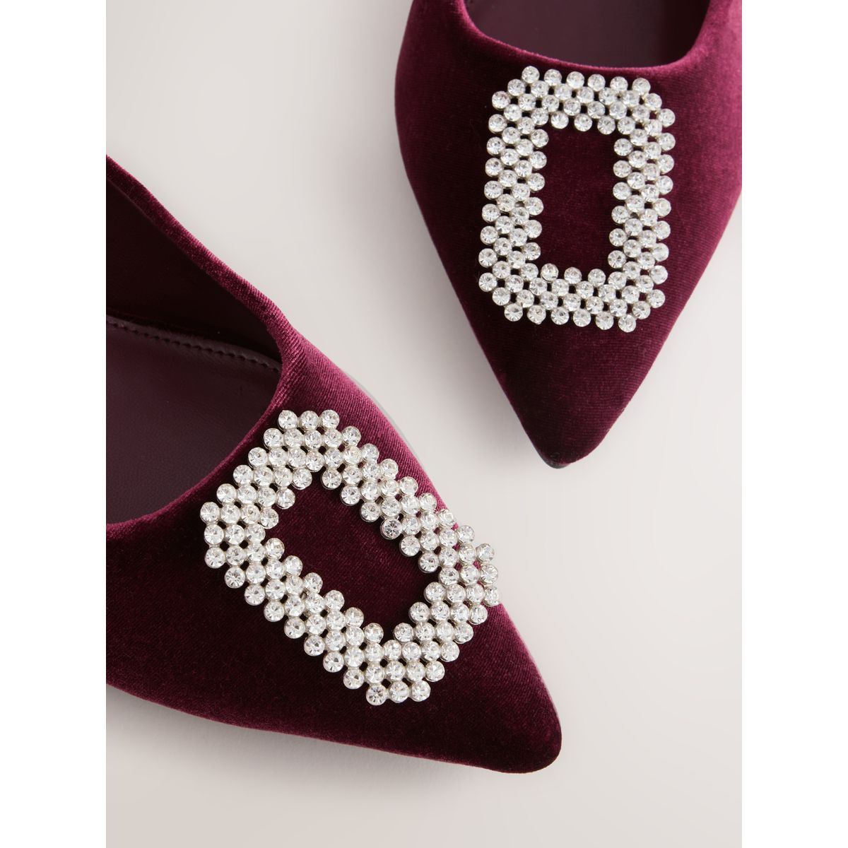 Escarpins pointus avec bijoux forever comfort velours rouge, NEXT