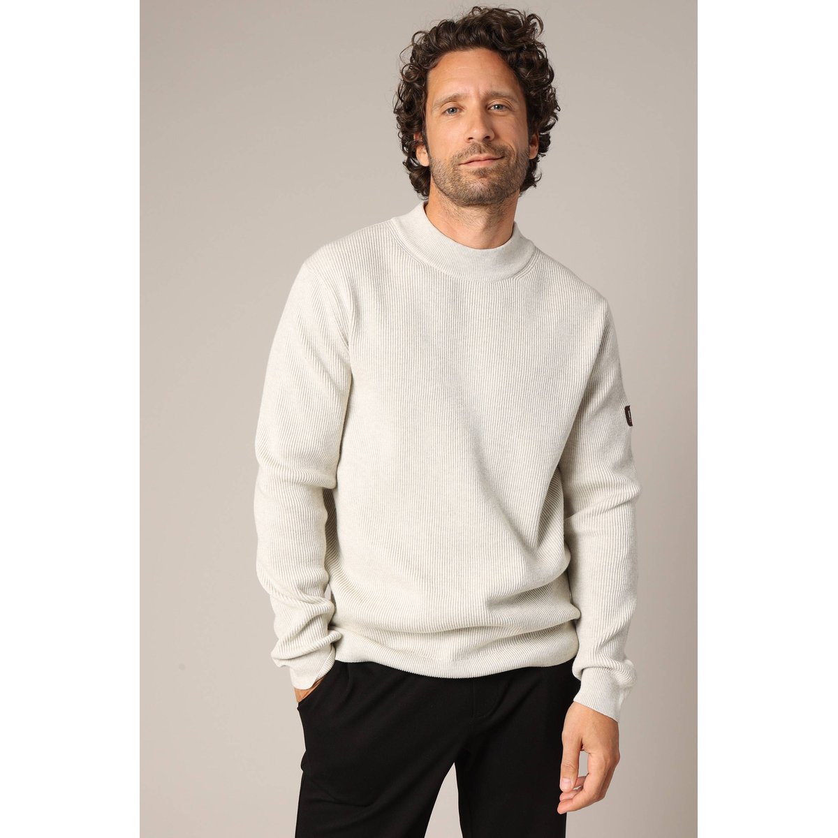 Pull en maille côtelé

 CHESTON ivory, DEELUXE