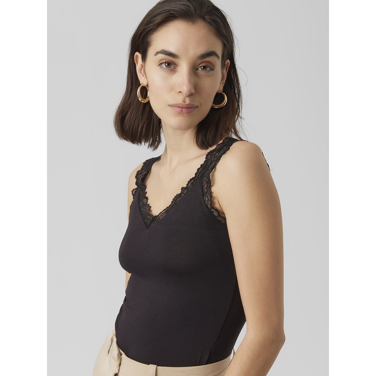 Débardeur bretelles larges avec dentelle noir, VERO MODA