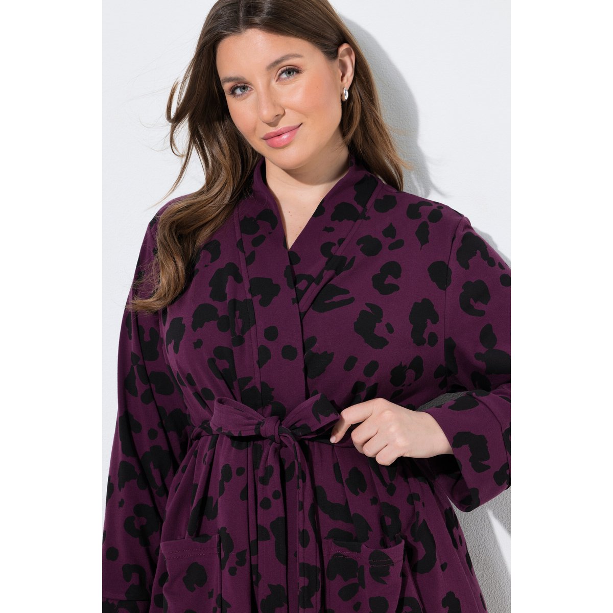 Peignoir en tissu éponge, motif léopard prune foncé, ULLA POPKEN