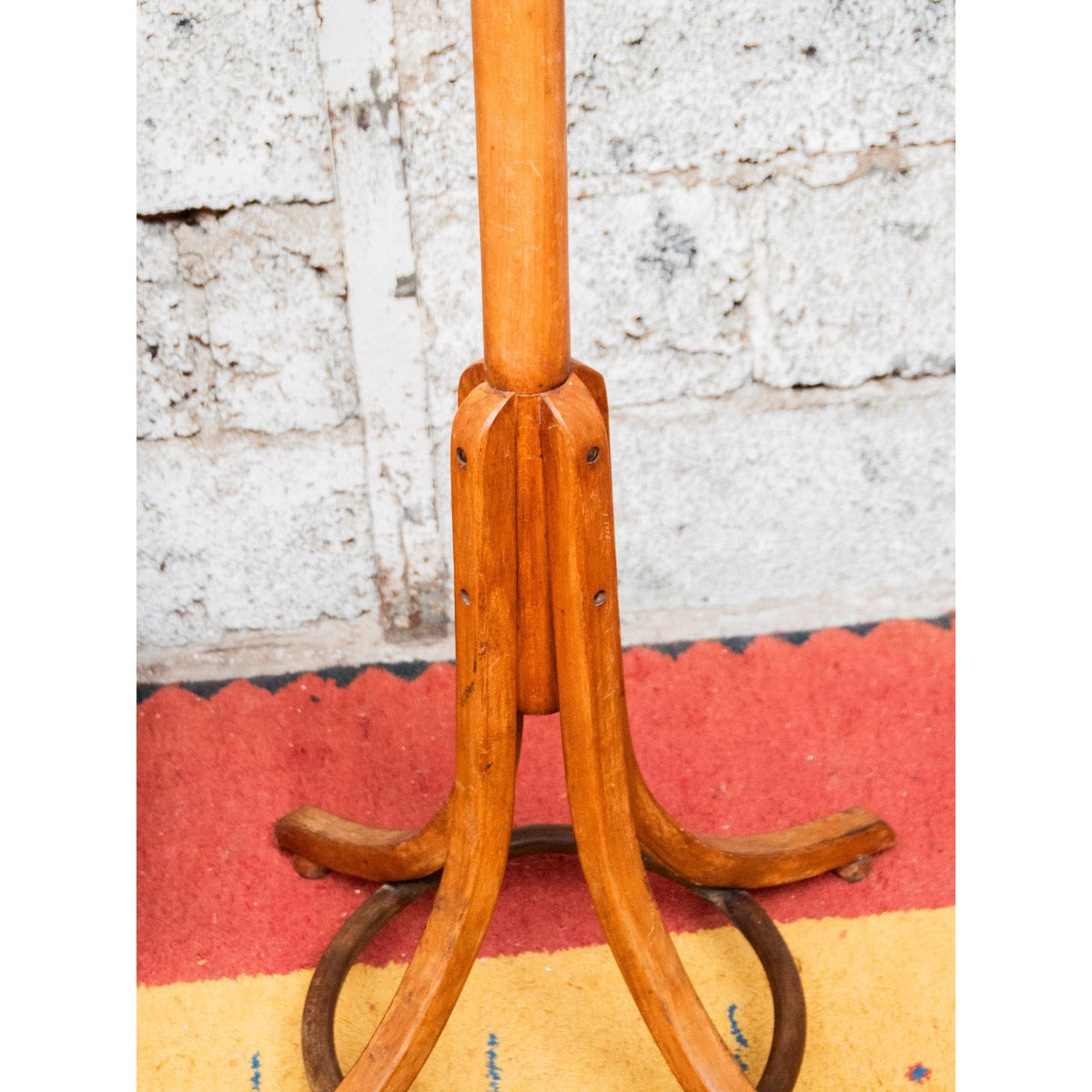 Porte-manteau perroquet en bois clair Max N°296 - Bon état bois clair, DEBONGOUT