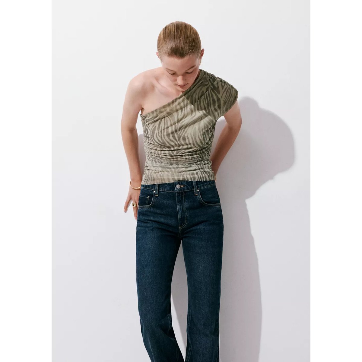 Top asymétrique imprimé animal gris clair/pastel, MANGO