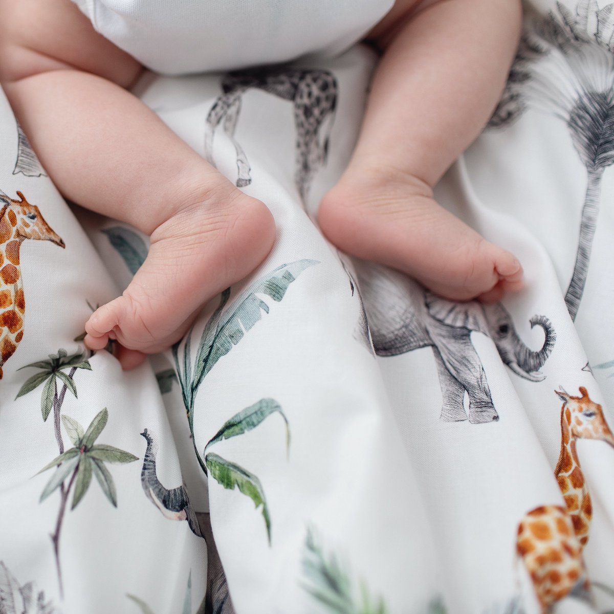 Petit coussin d'allaitement ergonomique + housse SAFARI safari, vert, gris, blanc, SEVIRA KIDS