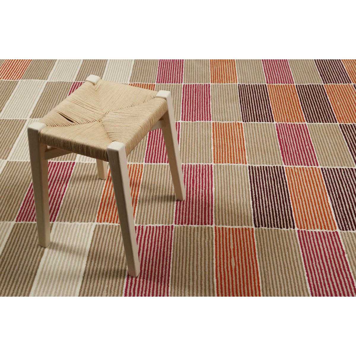 Tapis tufté avec motif rayures et damier ,  FIDA taupe, beige et baie, ESPRIT