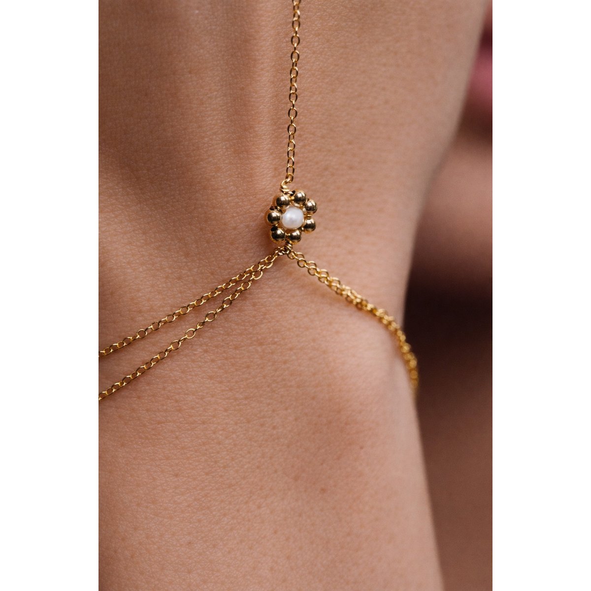 Bijou de main Daisy - Perle de culture perle de culture, YAY PARIS