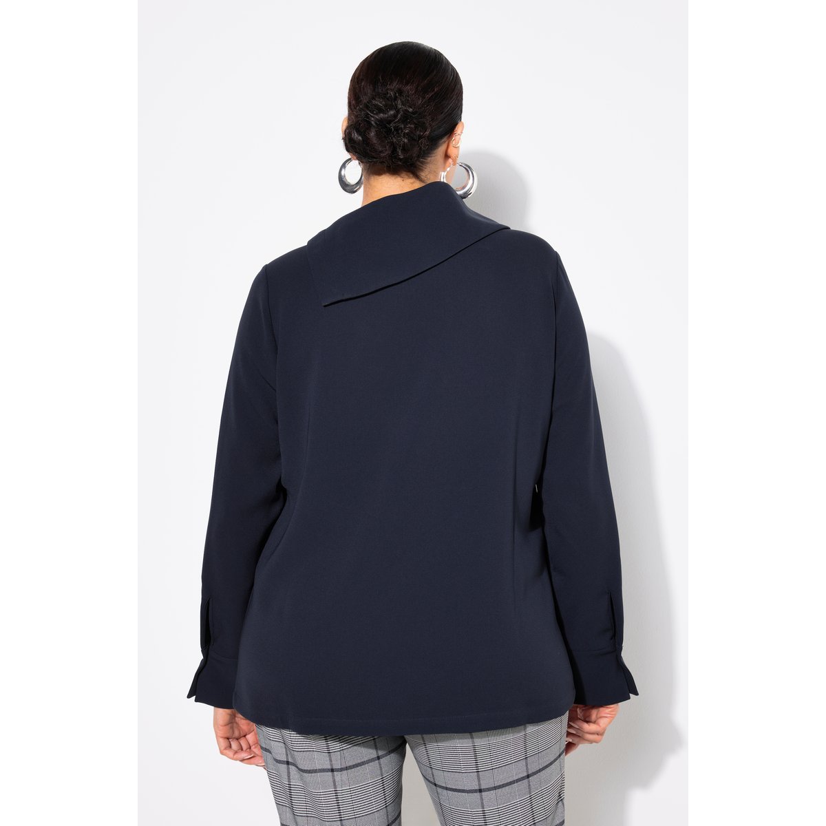 Blouse en acétate à manches longues et col marine foncé, ULLA POPKEN