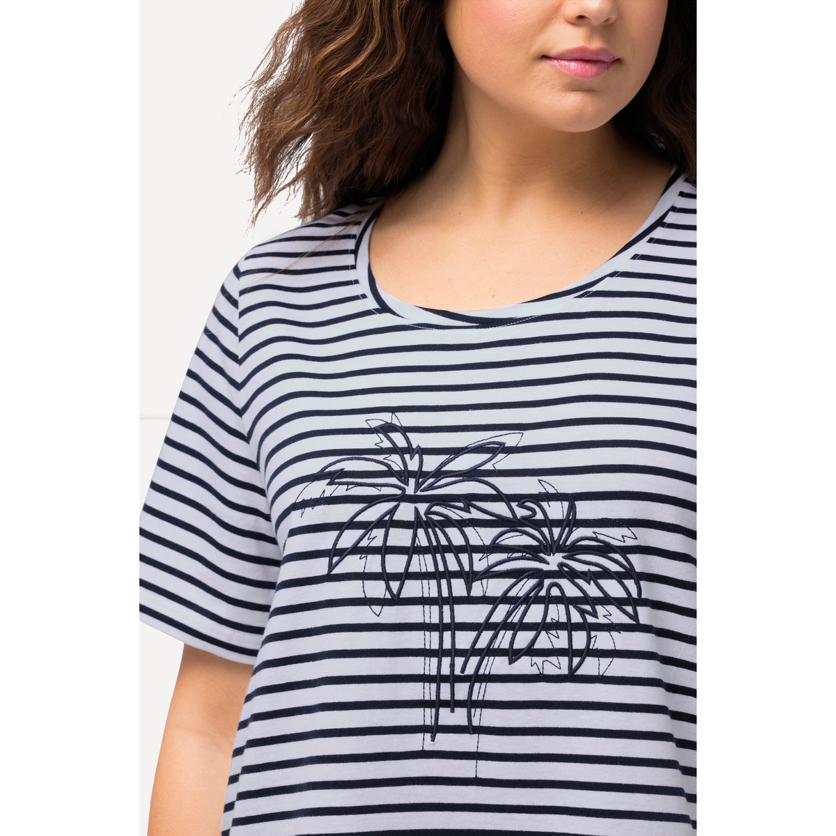 T-shirt à col rond et manches courtes. marine, ULLA POPKEN