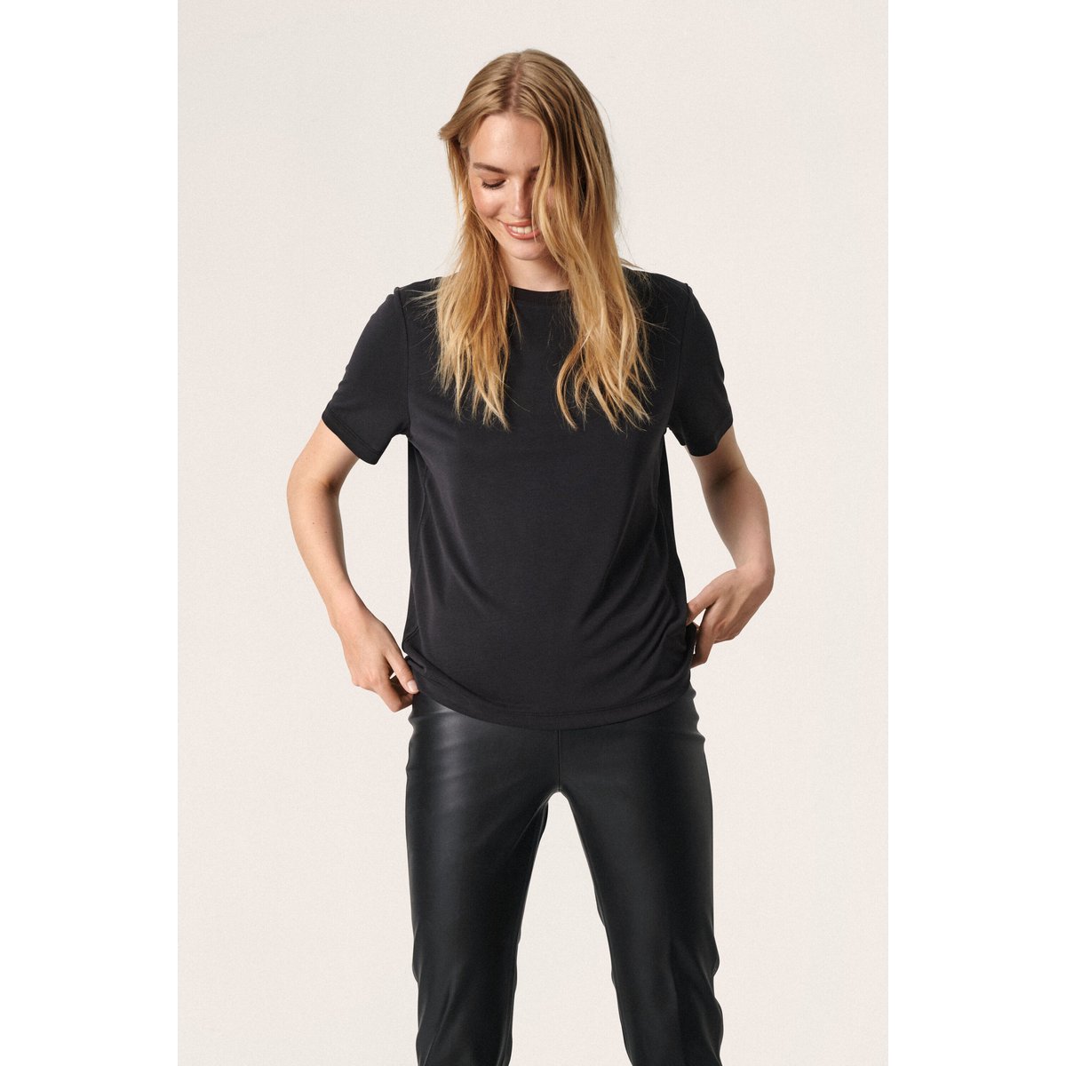 T-shirt noir, SOAKED IN LUXURY