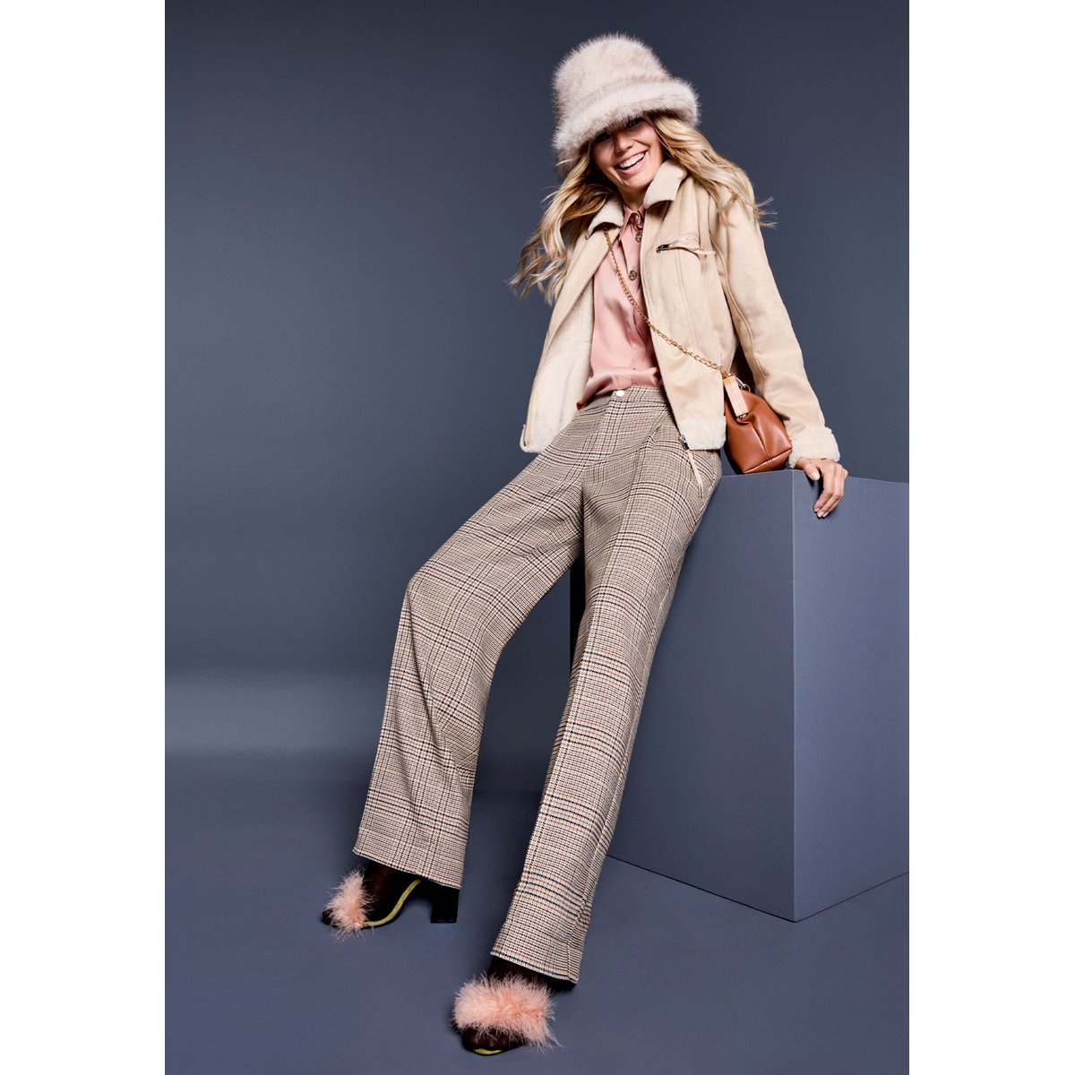 Pantalon à carreaux à pinces brown/rosé, CARTOON