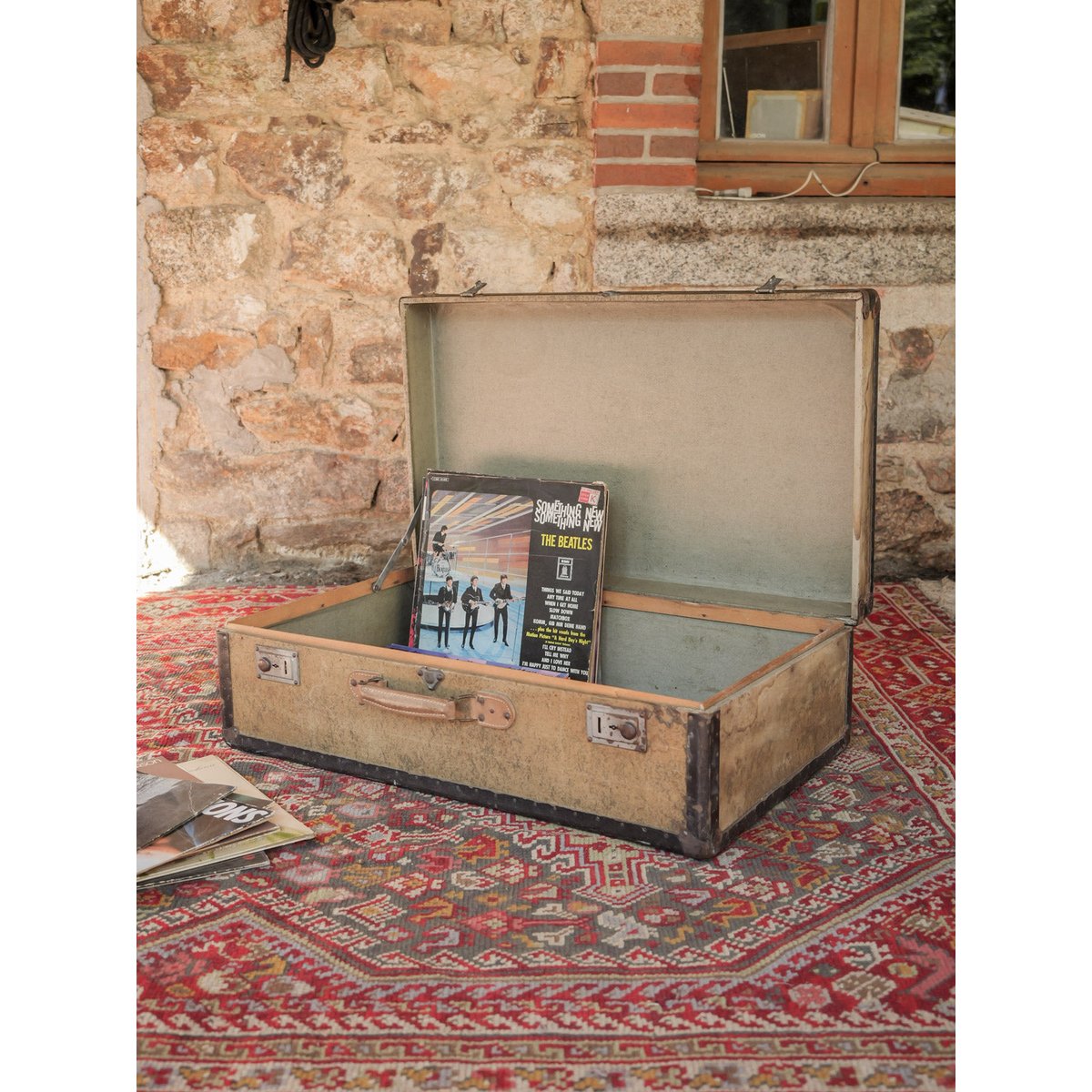 Malle de voyage en bois et carton Lucienne N°330 - Bon état beige, DEBONGOUT