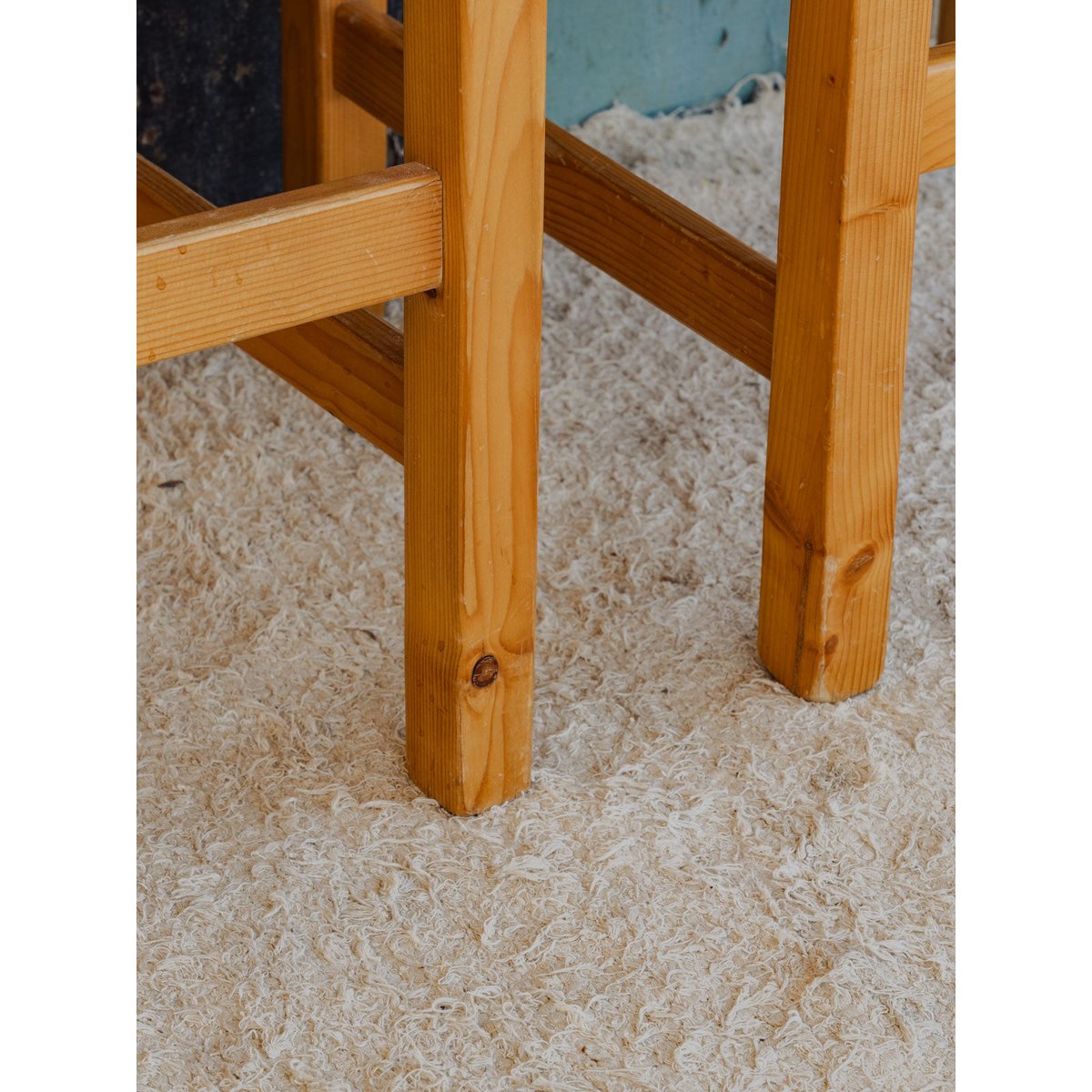 Lot de 4 chaises en bois Claude N°1389 - Bon état bois clair, DEBONGOUT