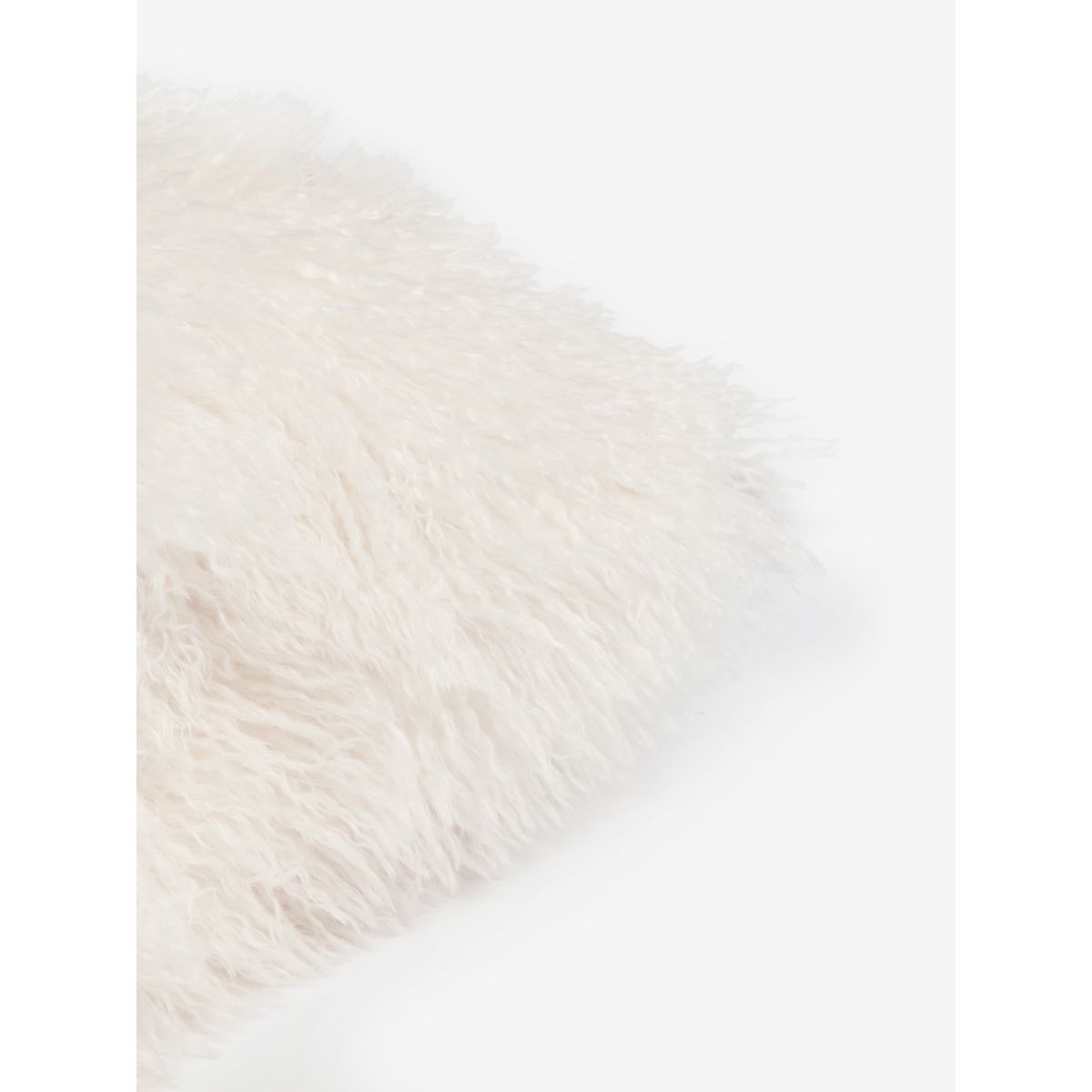 Coussin en imitation fourrure de mongolie ivoire, NEXT