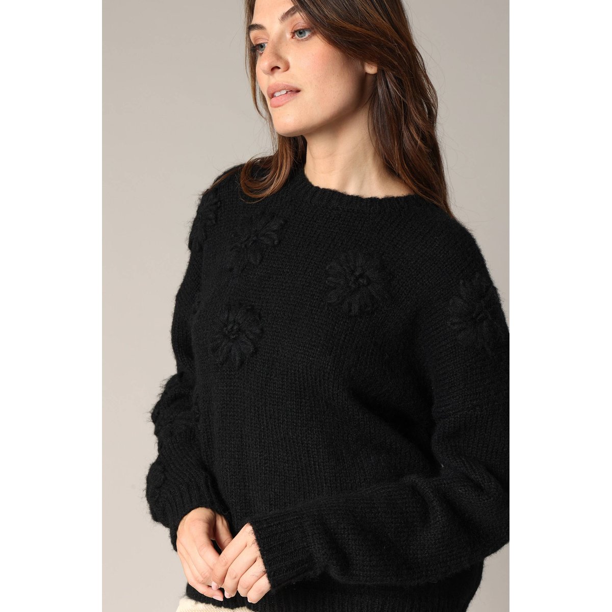 Pull tricoté avec motifs floraux en relief NOHANA noir, DEELUXE