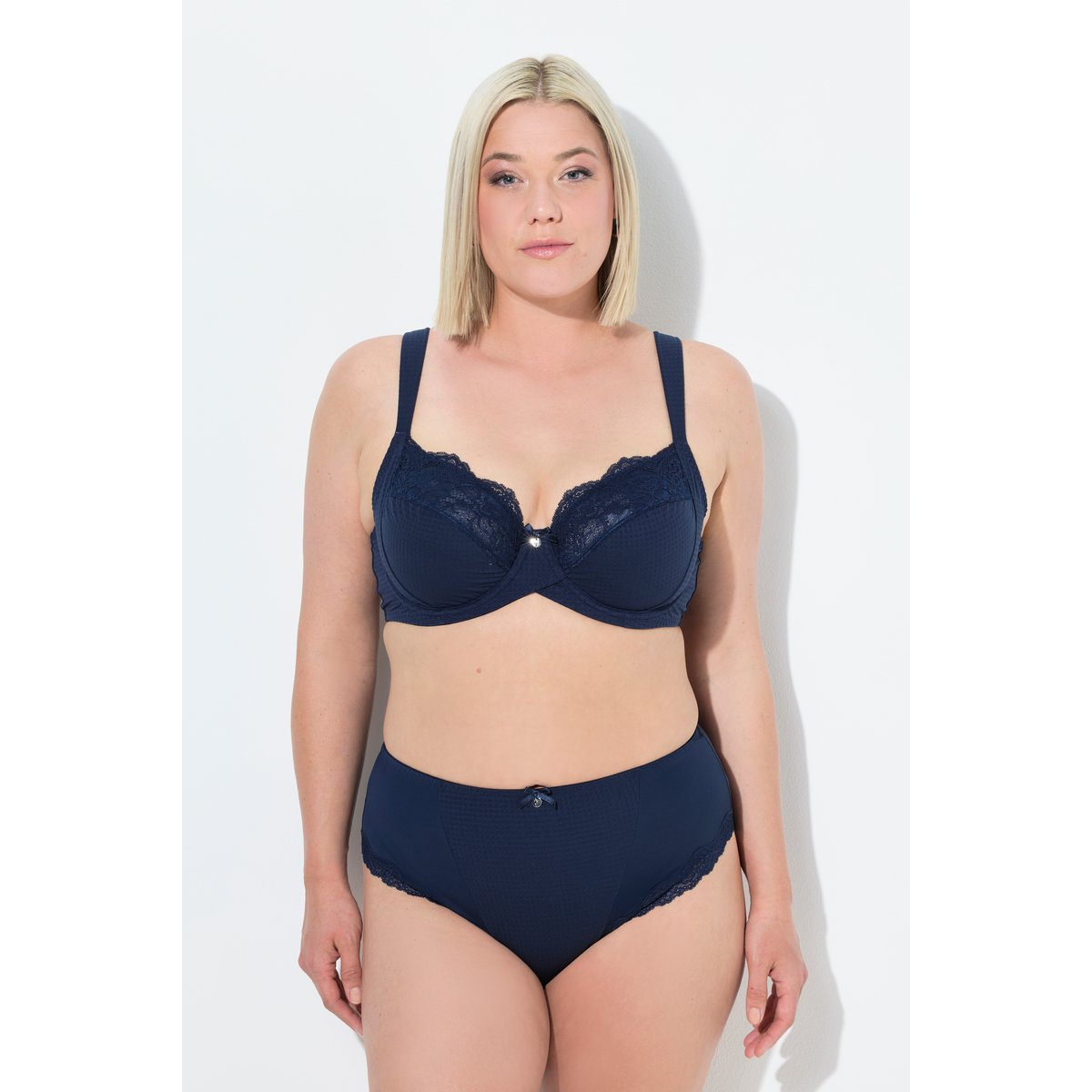 Soutien-gorge à armatures et bonnets souples bleu nuit, ULLA POPKEN