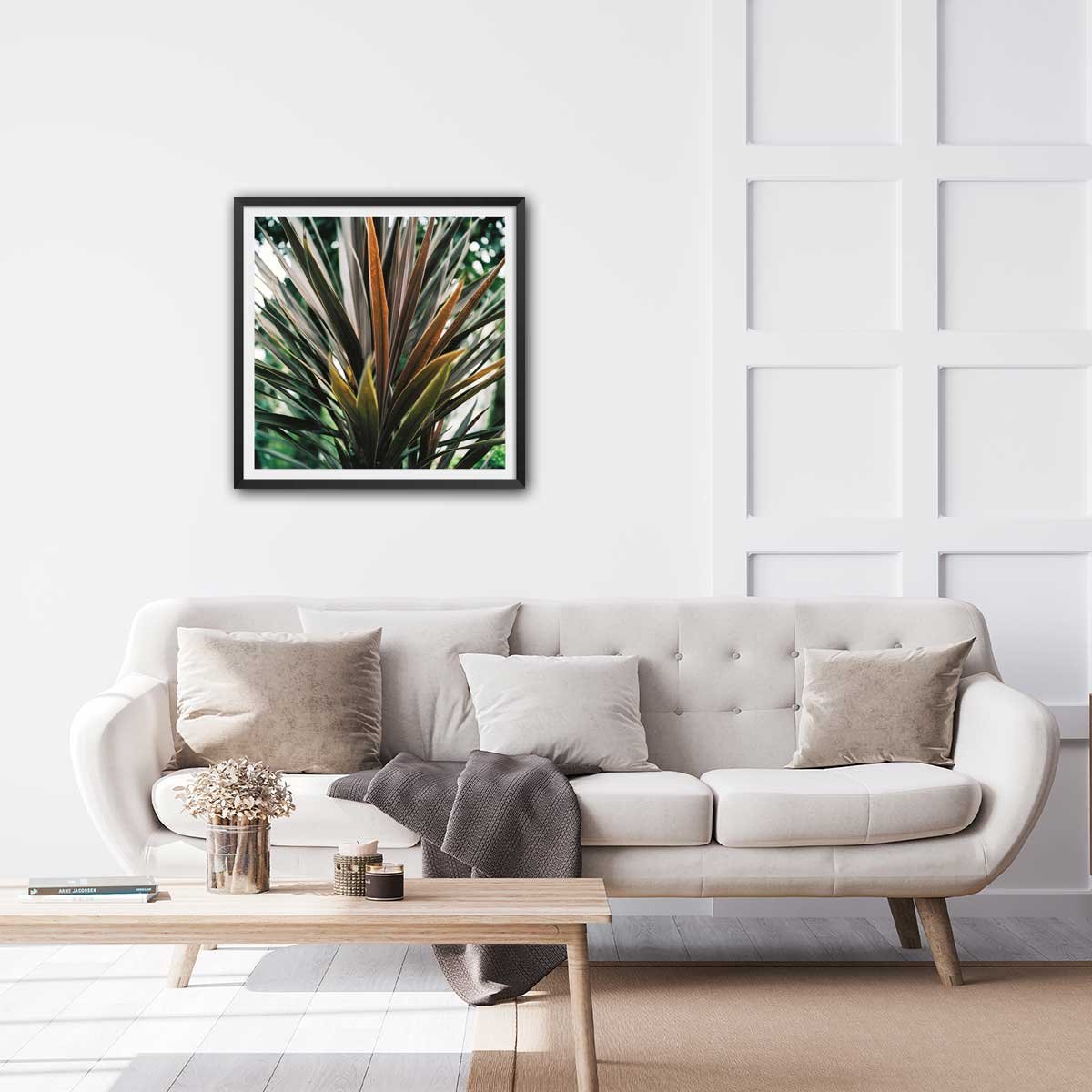 Affiche fleur de yucca et forêt tropicale affiche + cadre en bois - noir, HEXOA