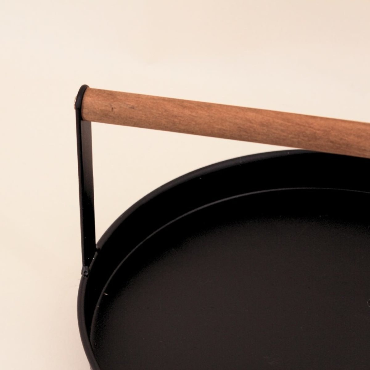 Plateau rond en métal noir et bois 29cm noir, ORNAMI