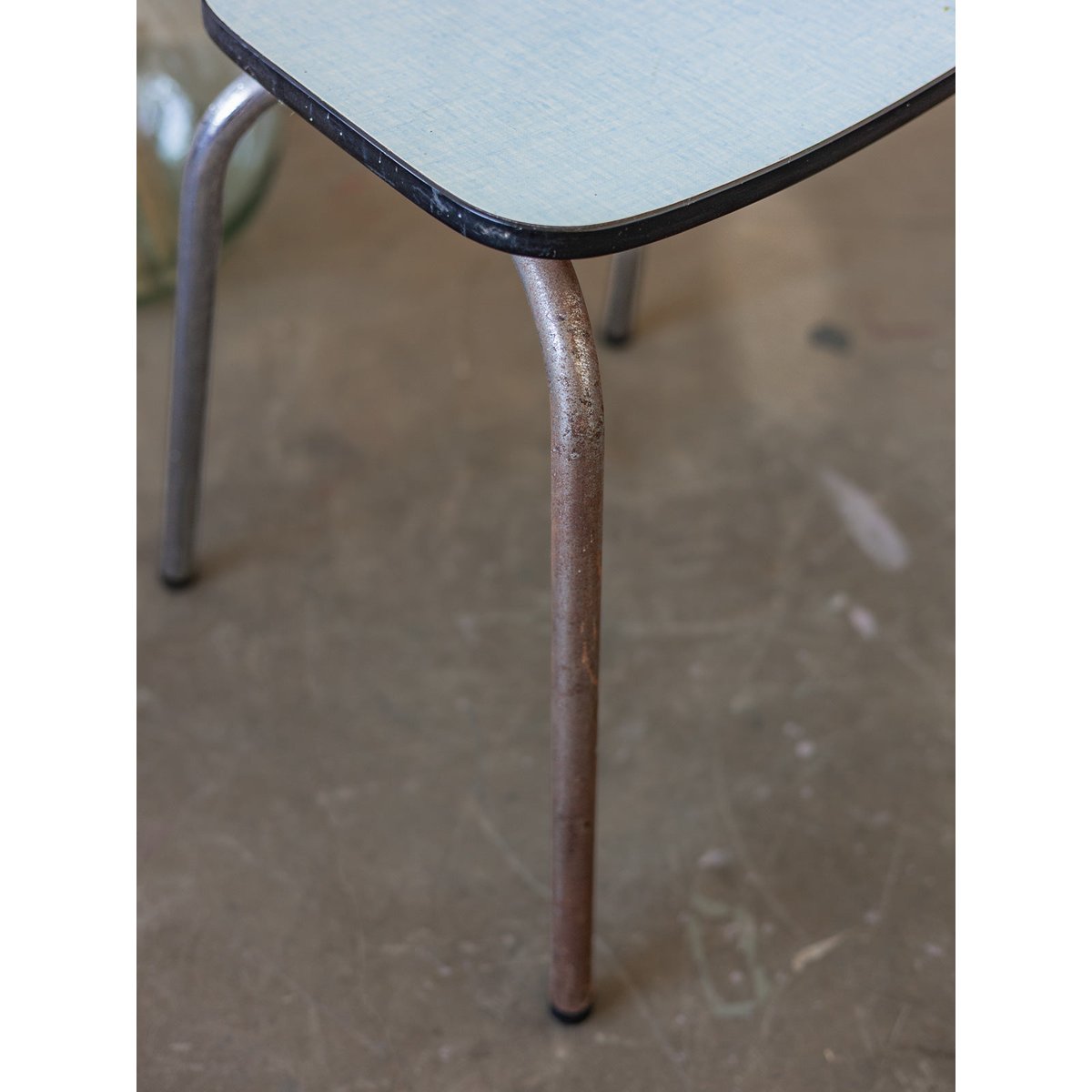 Paire de chaises en formica Alma N°1948 - Bon état bleu clair, DEBONGOUT
